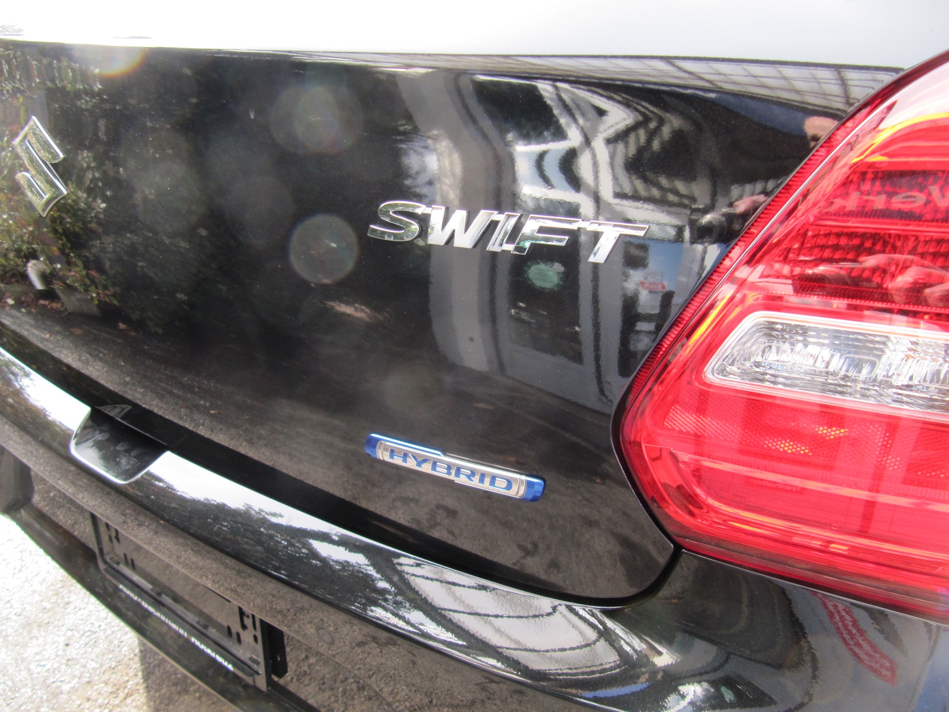 SUZUKI Swift 1.2 Compact Top Hybrid-image-2