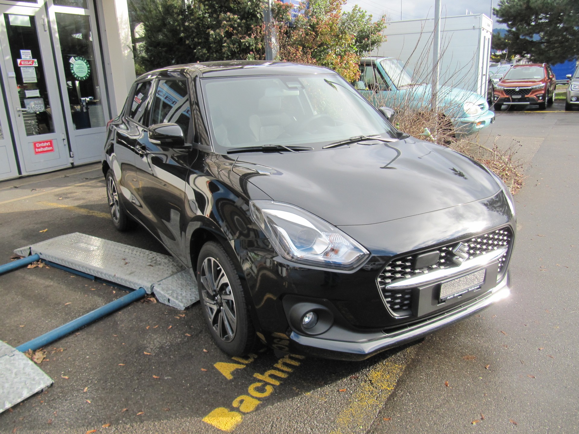 SUZUKI Swift 1.2 Compact Top Hybrid-image-4