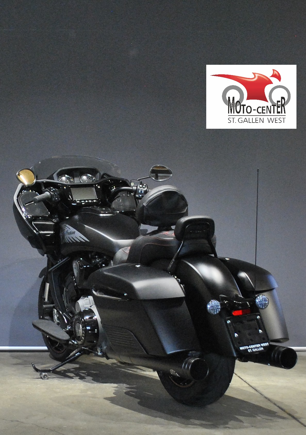 INDIAN Dark Horse-showroom-element-3