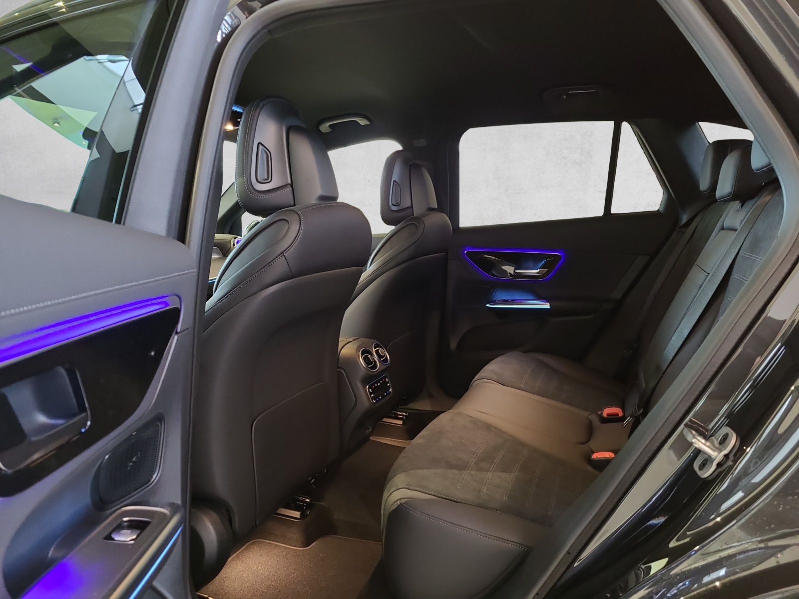 MERCEDES-BENZ GLC 220 d 4Matic 9G-Tronic-image-10