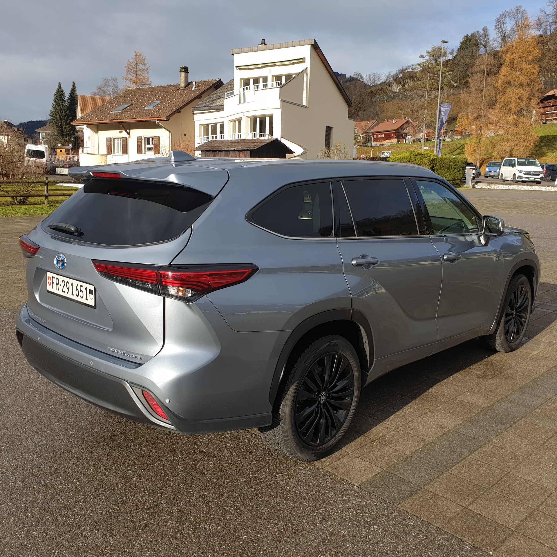 TOYOTA Highlander 2.5 HSD Premium e-CVT-image-4