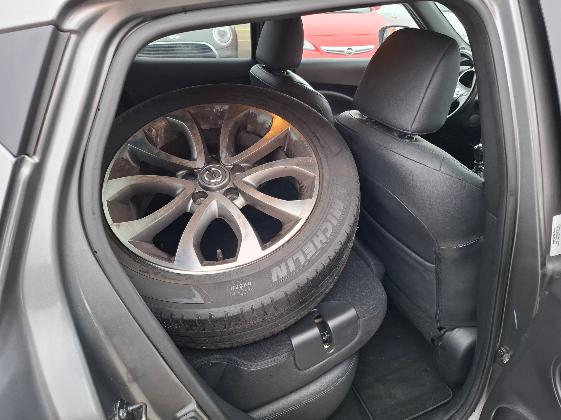NISSAN Juke 1.2 DIG-T N-Connecta-image-8