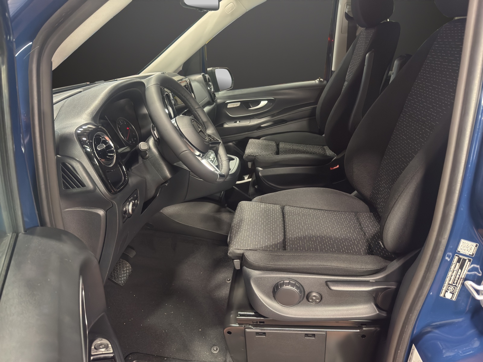 MERCEDES-BENZ Vito 116 CDI Lang Tourer 9G-Tronic 4M Select-image-6