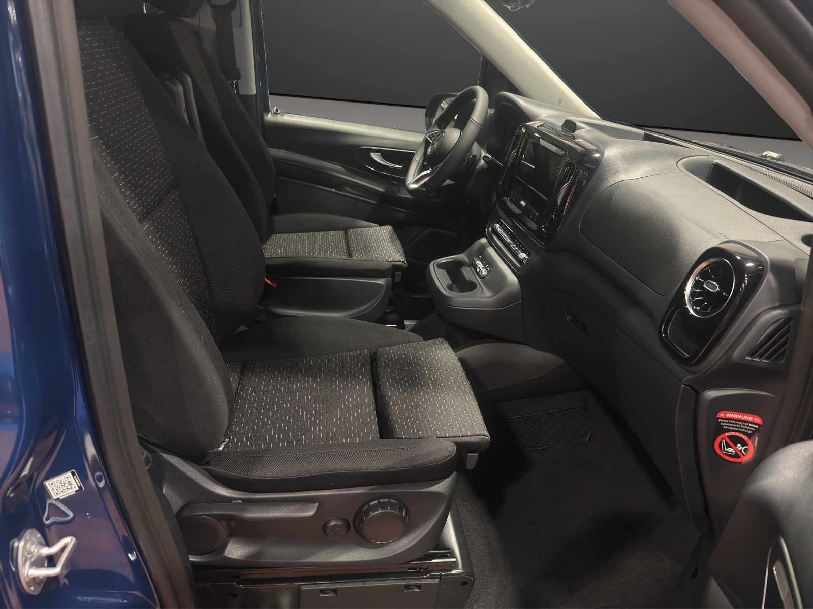 MERCEDES-BENZ Vito 116 CDI Lang Tourer 9G-Tronic 4M Select-image-9