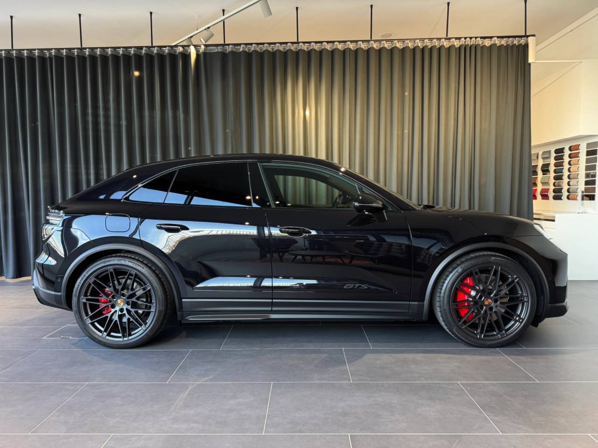 PORSCHE Macan GTS-image-8