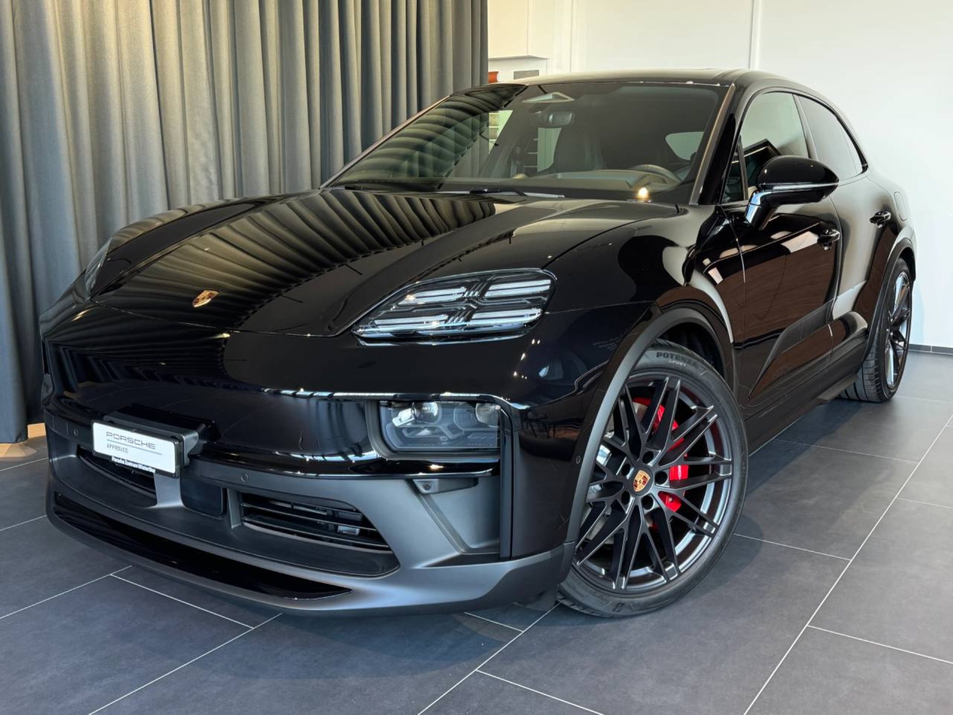 PORSCHE Macan GTS-image-0