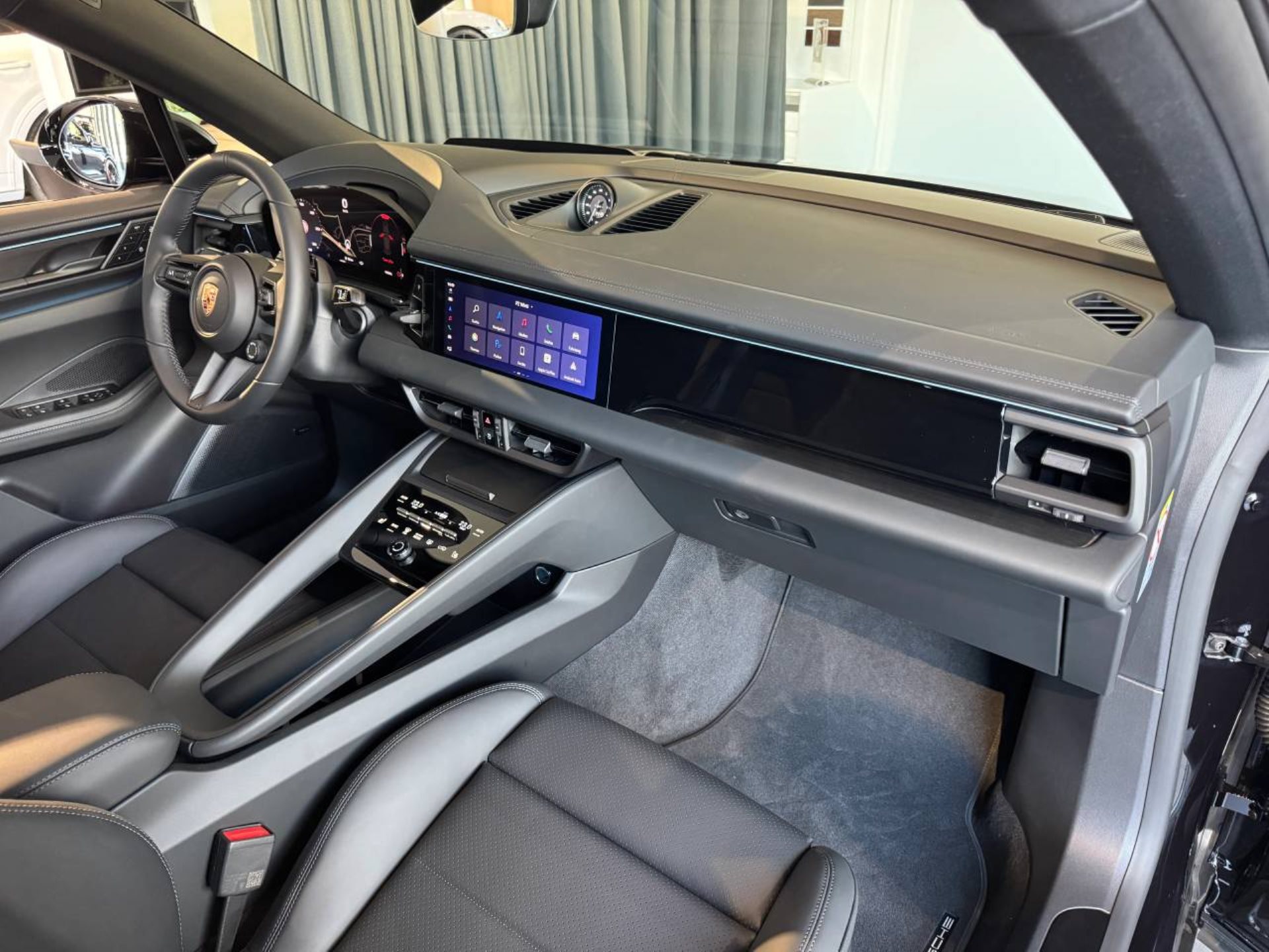 PORSCHE Macan GTS-image-24