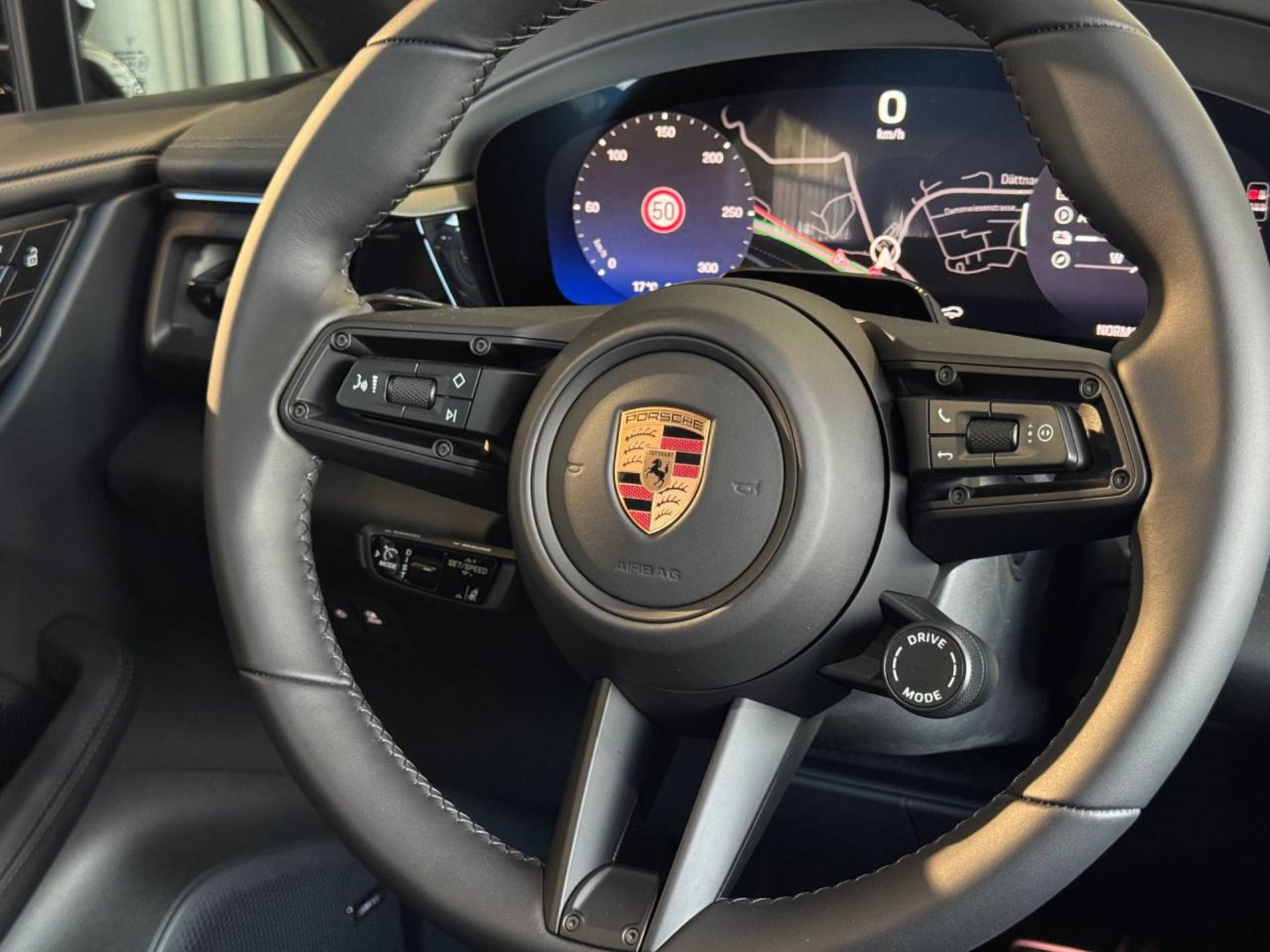 PORSCHE Macan GTS-image-16
