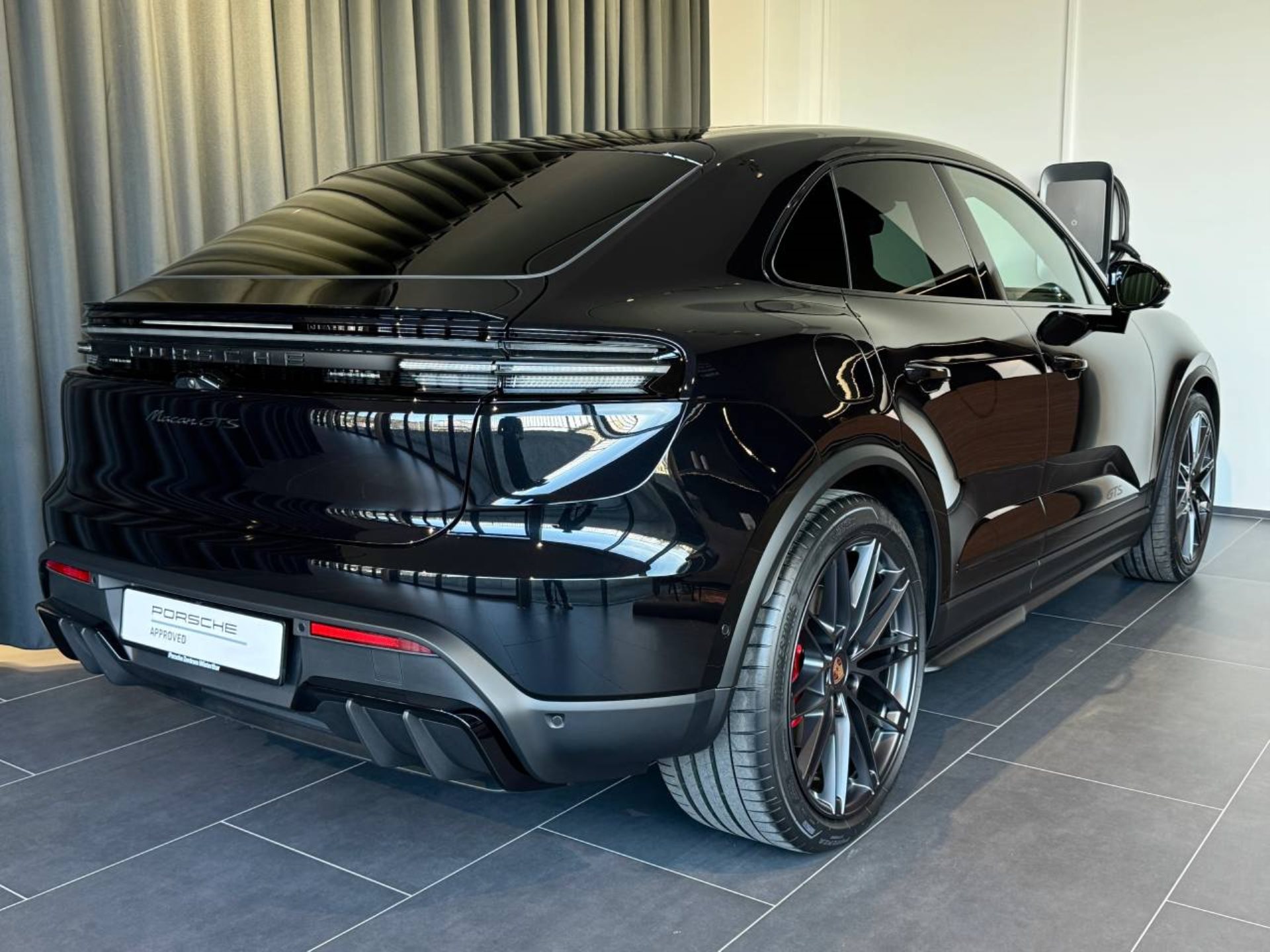 PORSCHE Macan GTS-image-7