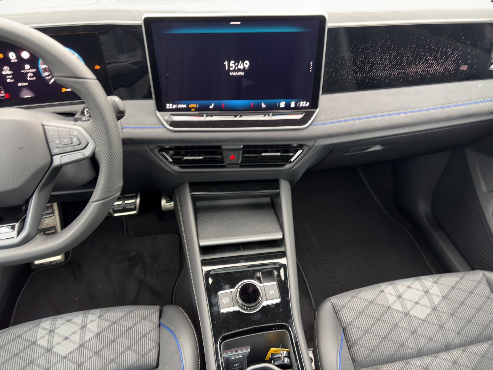 VW Tiguan 2.0 TDI SCR R-Line 4Motion DSG-image-11