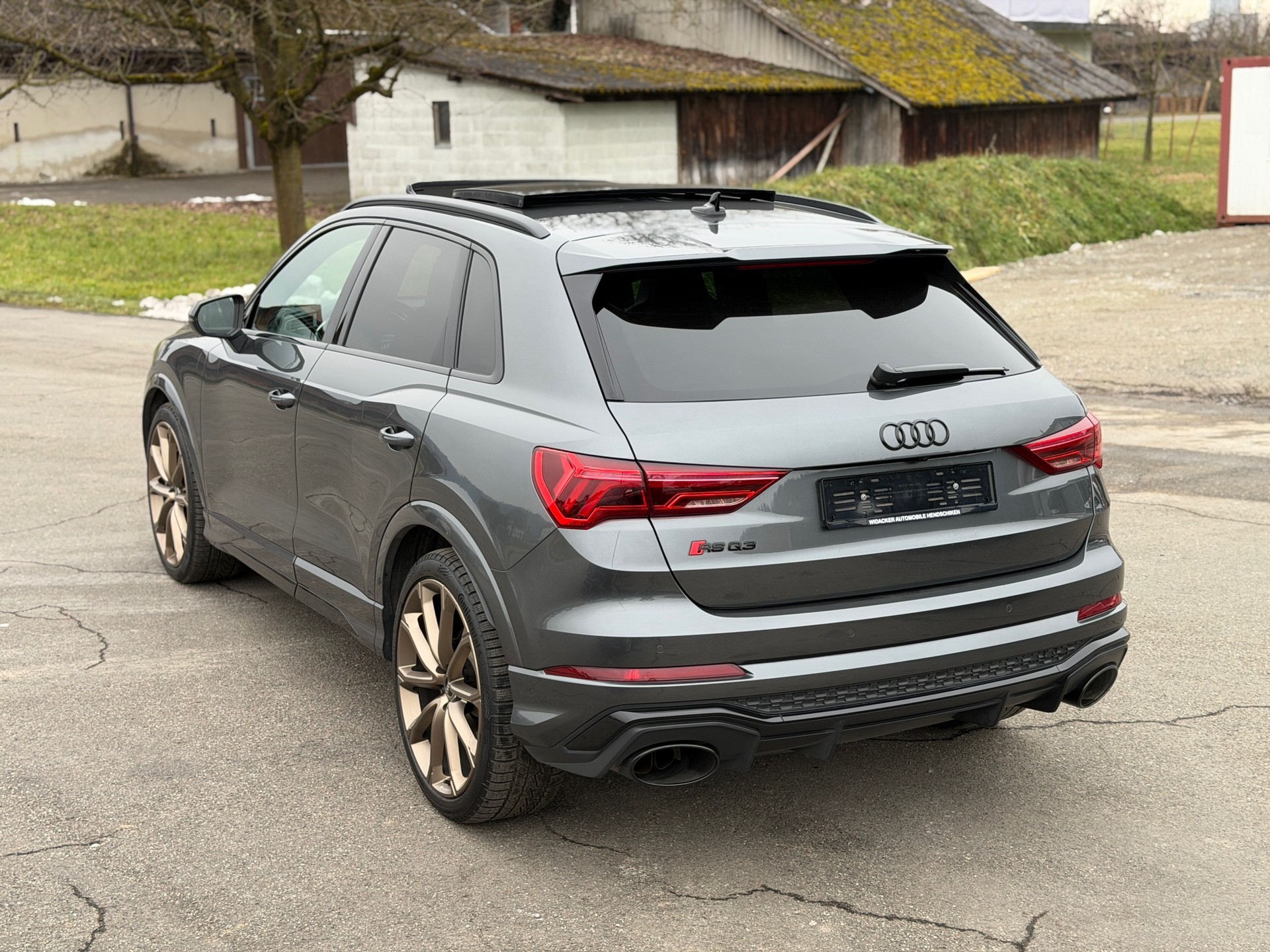 AUDI RS Q3 2.5 TFSI quattro S tronic-image-15