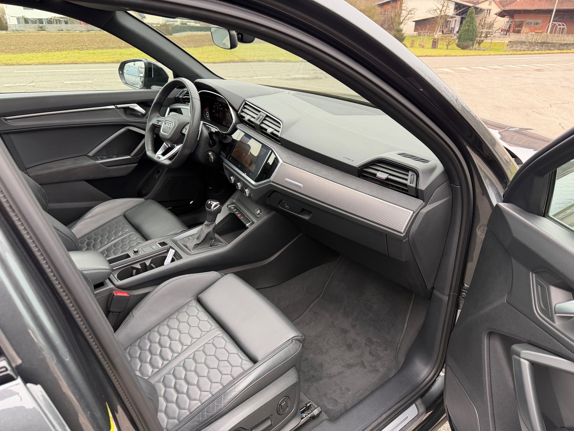 AUDI RS Q3 2.5 TFSI quattro S tronic-image-7
