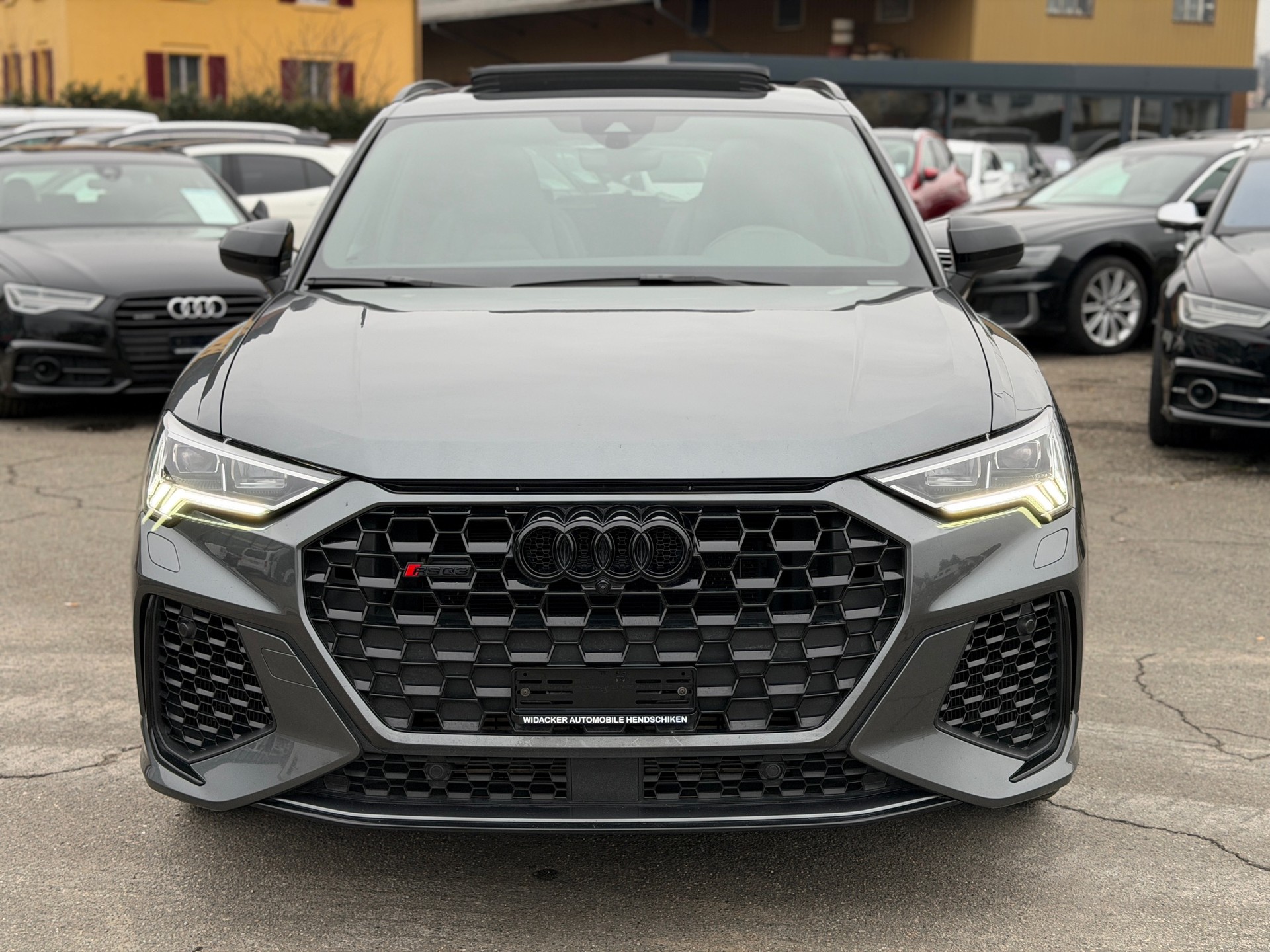 AUDI RS Q3 2.5 TFSI quattro S tronic-image-1