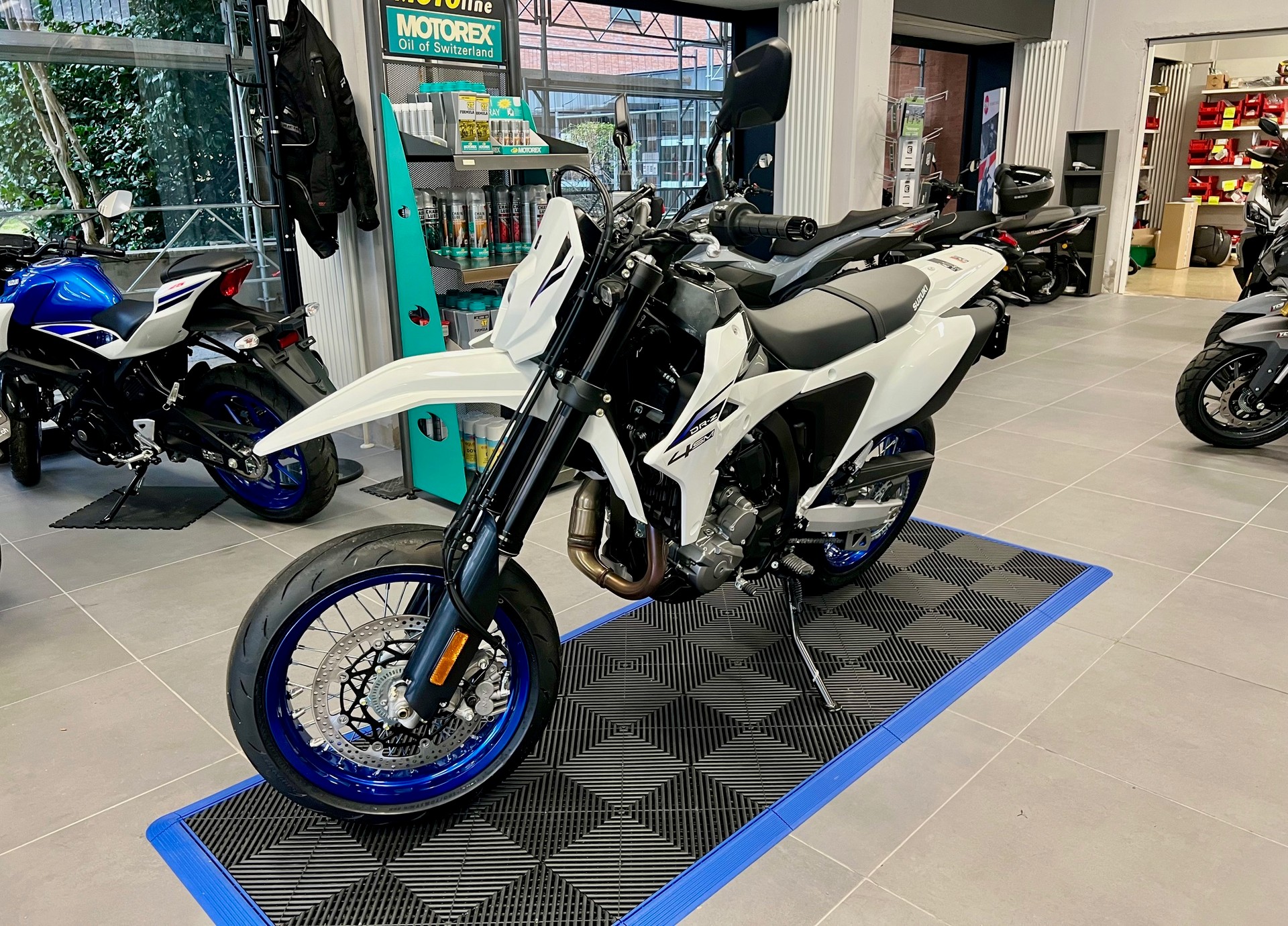 SUZUKI DR-Z4SM-image-2