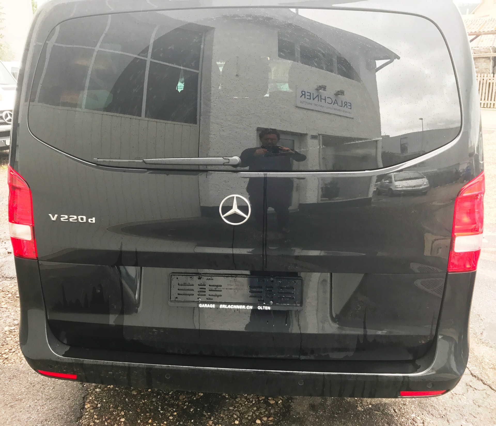 MERCEDES-BENZ V 220 d lang 4Matic 9G-Tronic-image-8