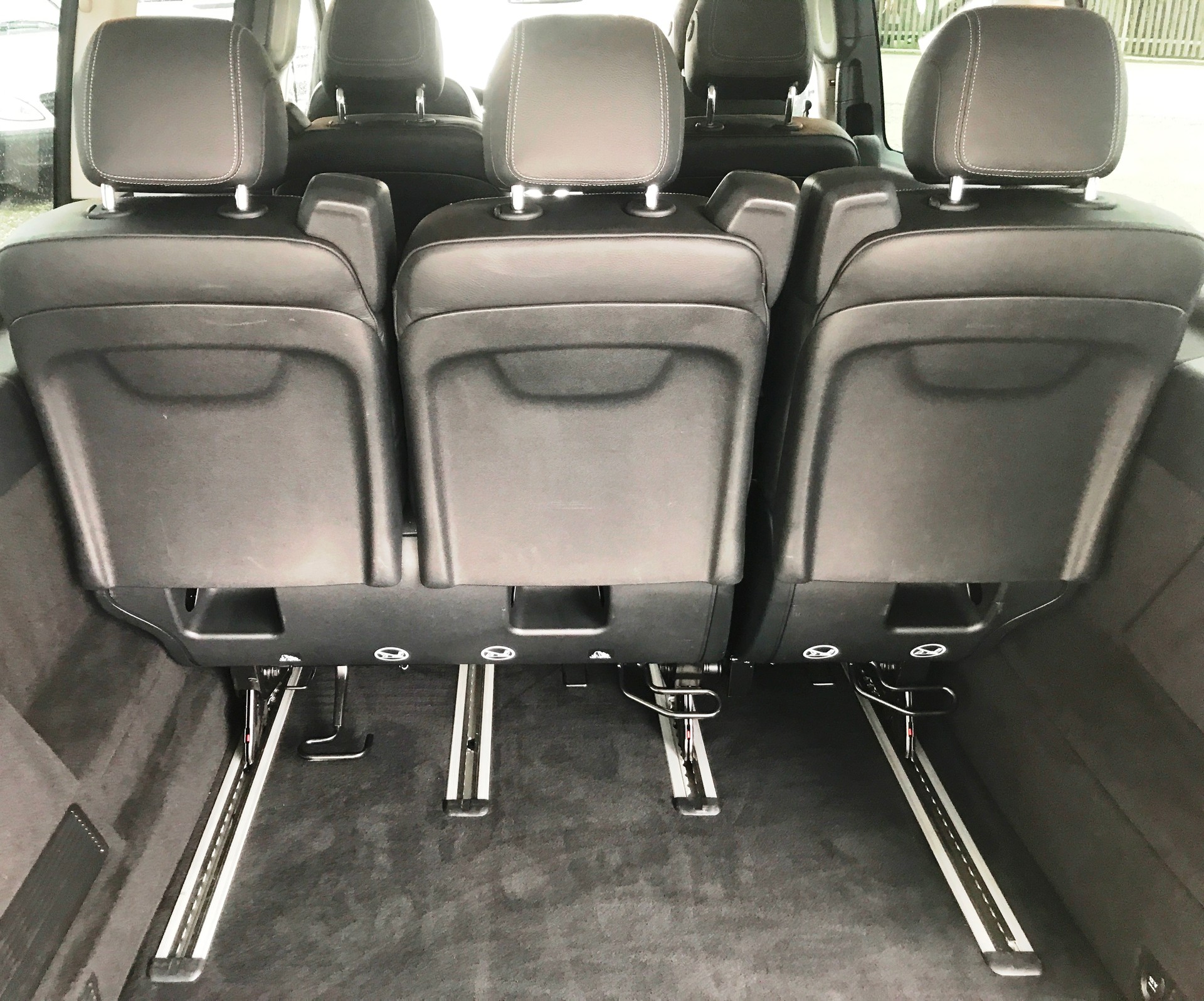 MERCEDES-BENZ V 220 d lang 4Matic 9G-Tronic-image-6