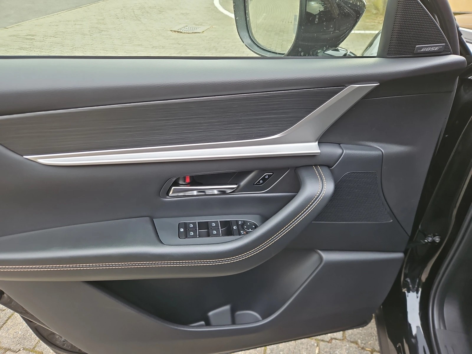 MAZDA CX-60 3.3L e-SkyD Homura Plus-image-12