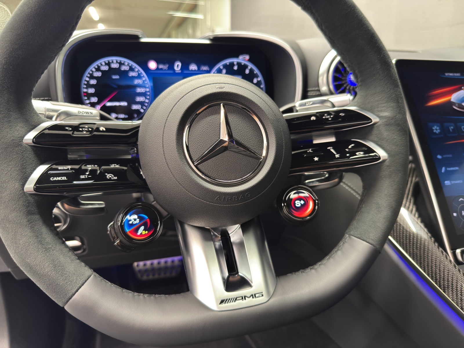 MERCEDES-BENZ AMG GT 63 Pro 4Matic + Executive Edition-image-15