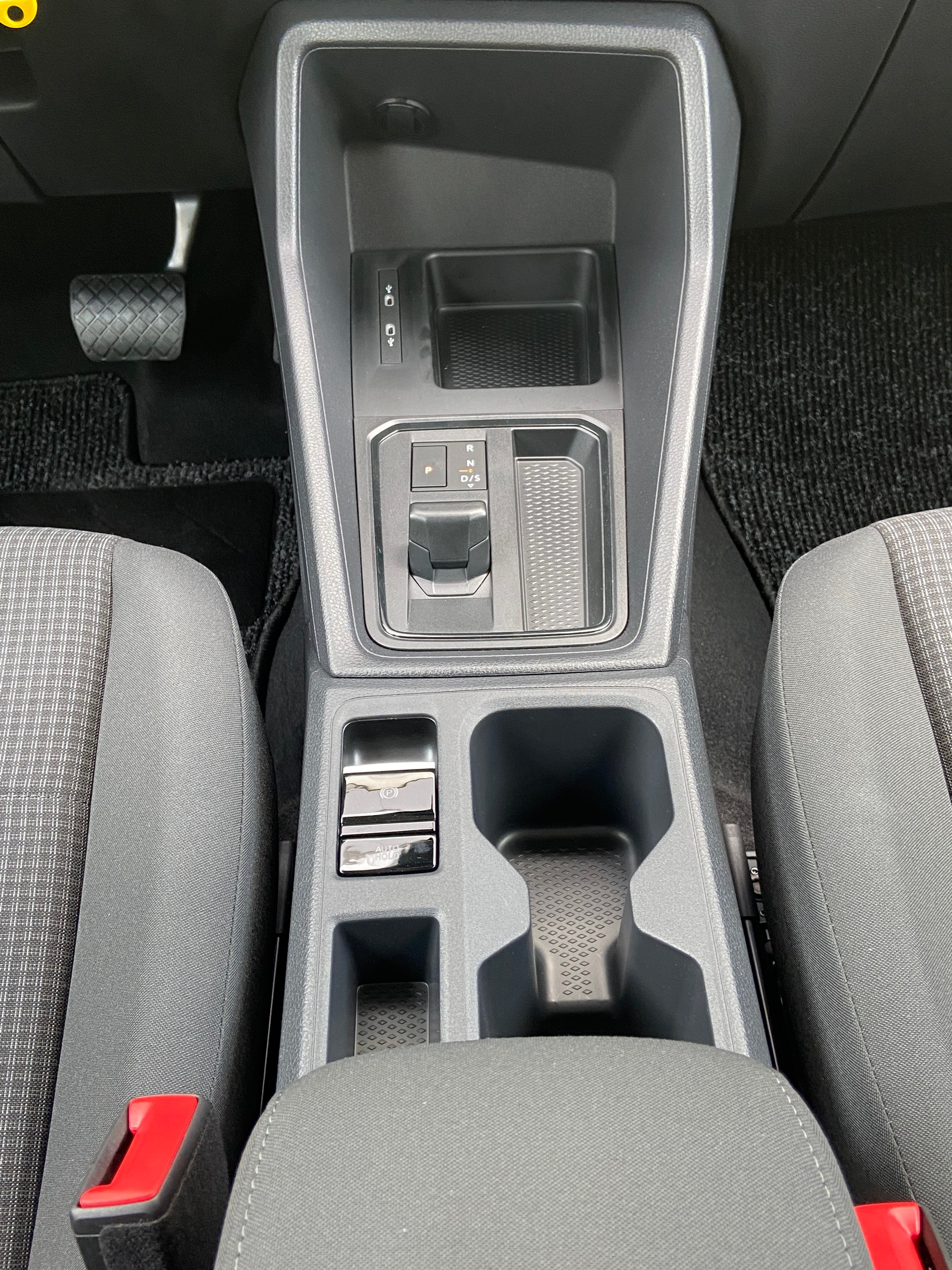 VW Caddy Maxi Kombi 2.0 TDi DSG Rollstuhltransport 5+1 Plätze-image-11