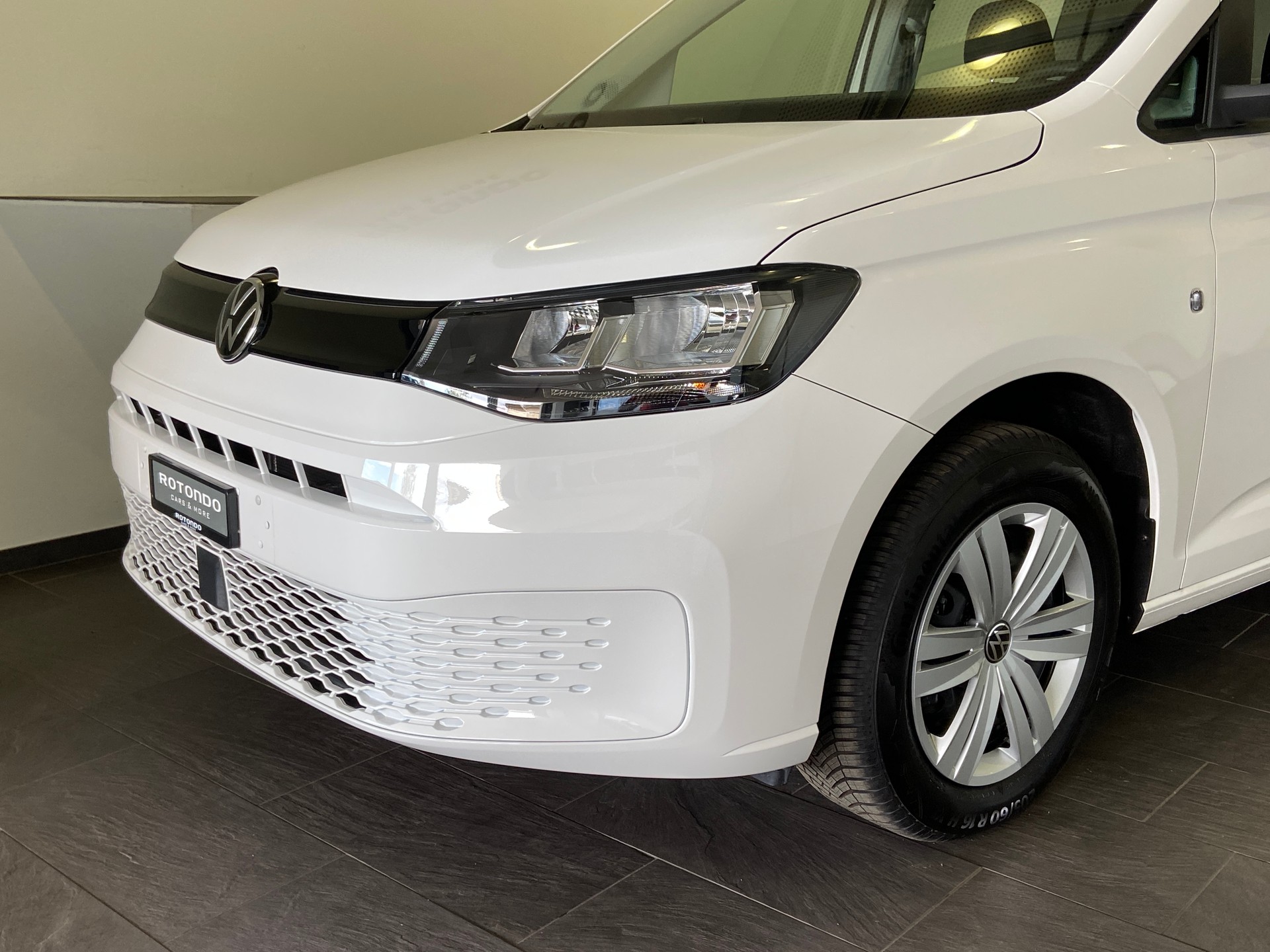 VW Caddy Maxi Kombi 2.0 TDi DSG Rollstuhltransport 5+1 Plätze-image-3