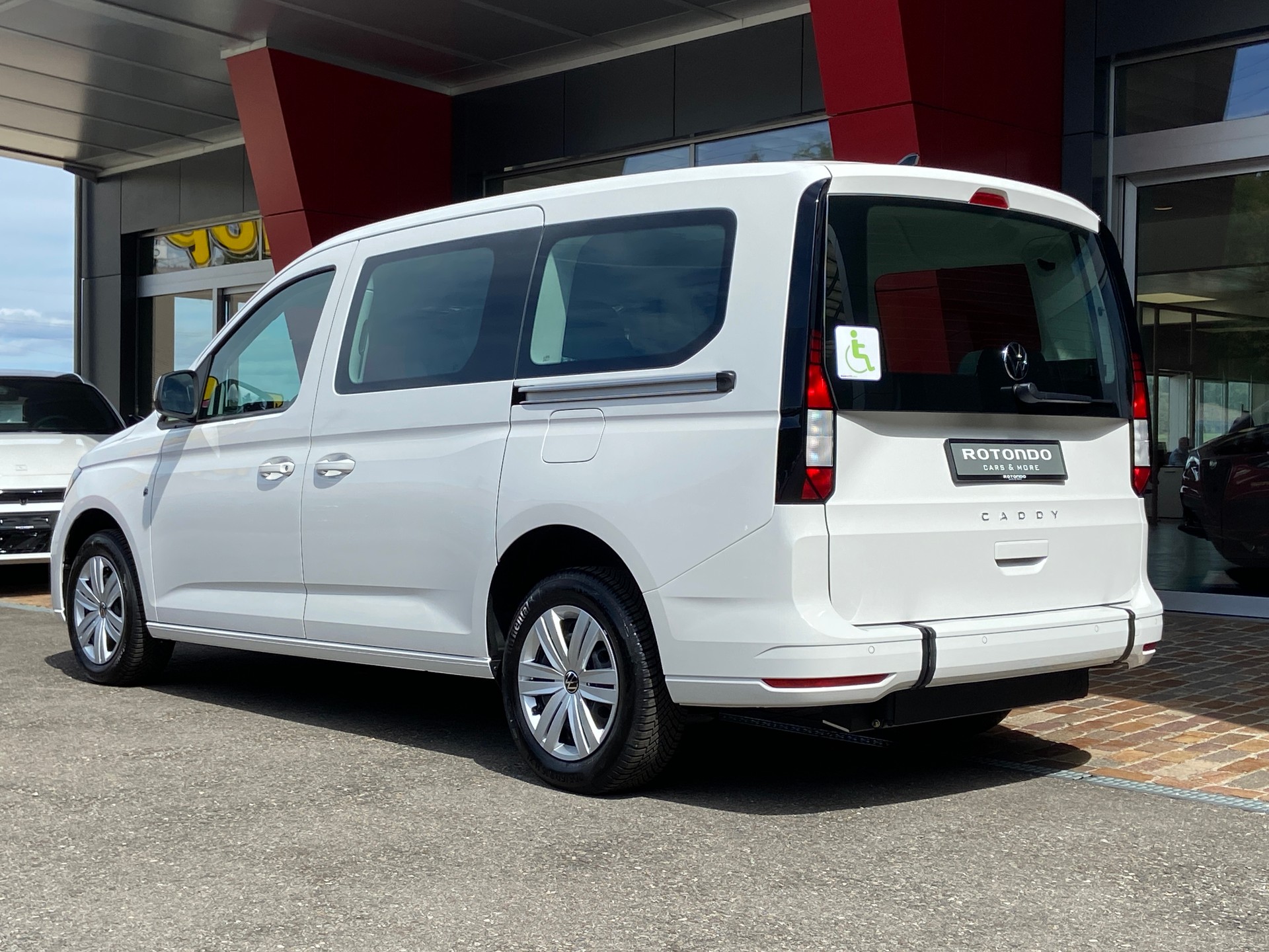 VW Caddy Maxi Kombi 2.0 TDi DSG Rollstuhltransport 5+1 Plätze-image-23