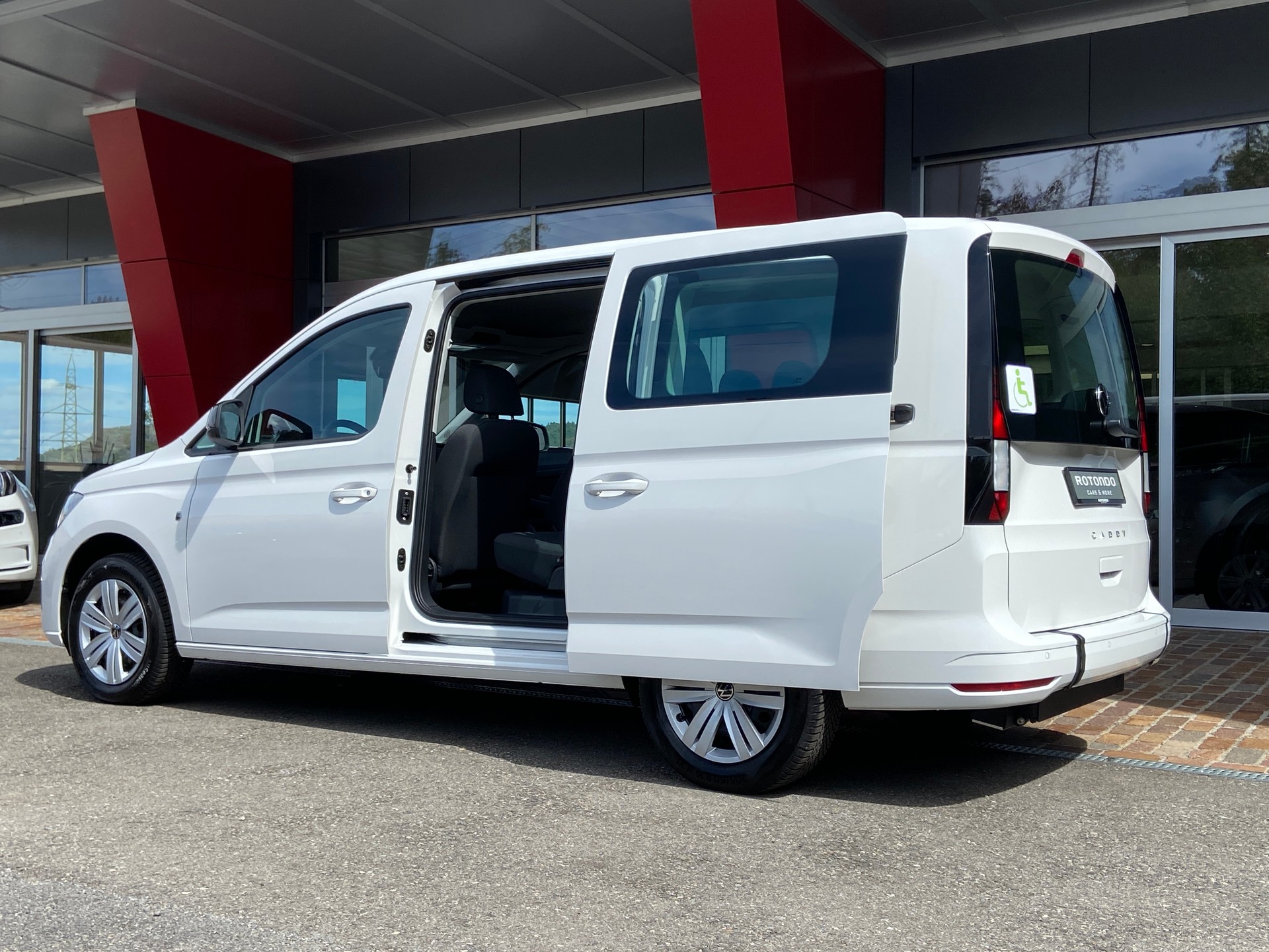 VW Caddy Maxi Kombi 2.0 TDi DSG Rollstuhltransport 5+1 Plätze-image-24