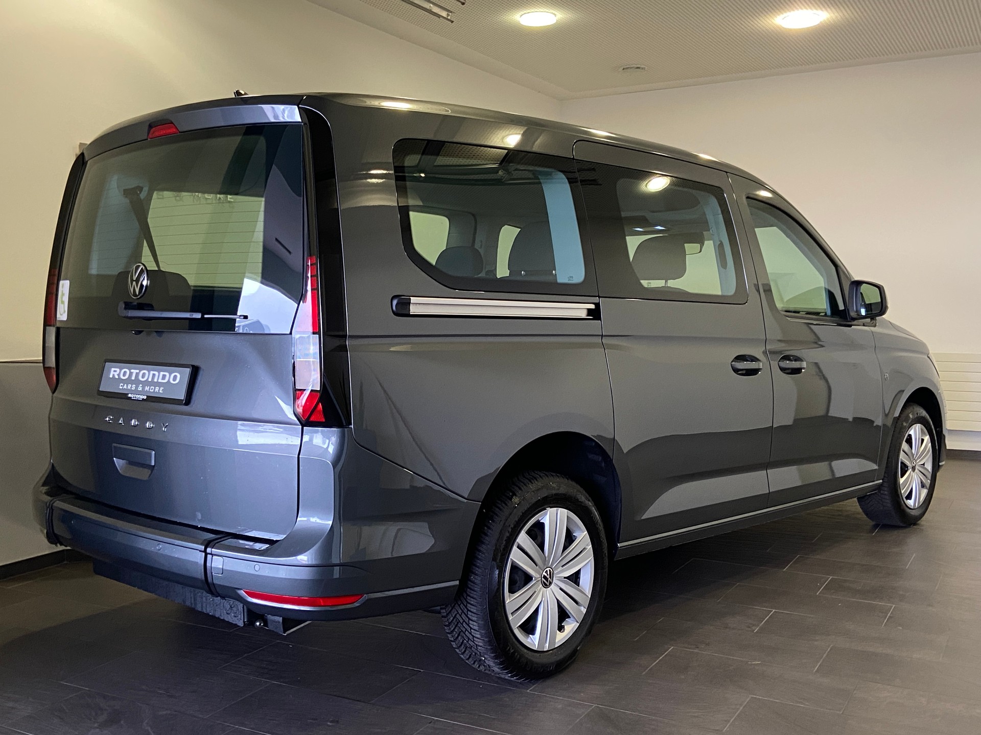 VW Caddy Maxi Kombi 2.0 TDi DSG Rollstuhltransport 5+1 Plätze-image-2