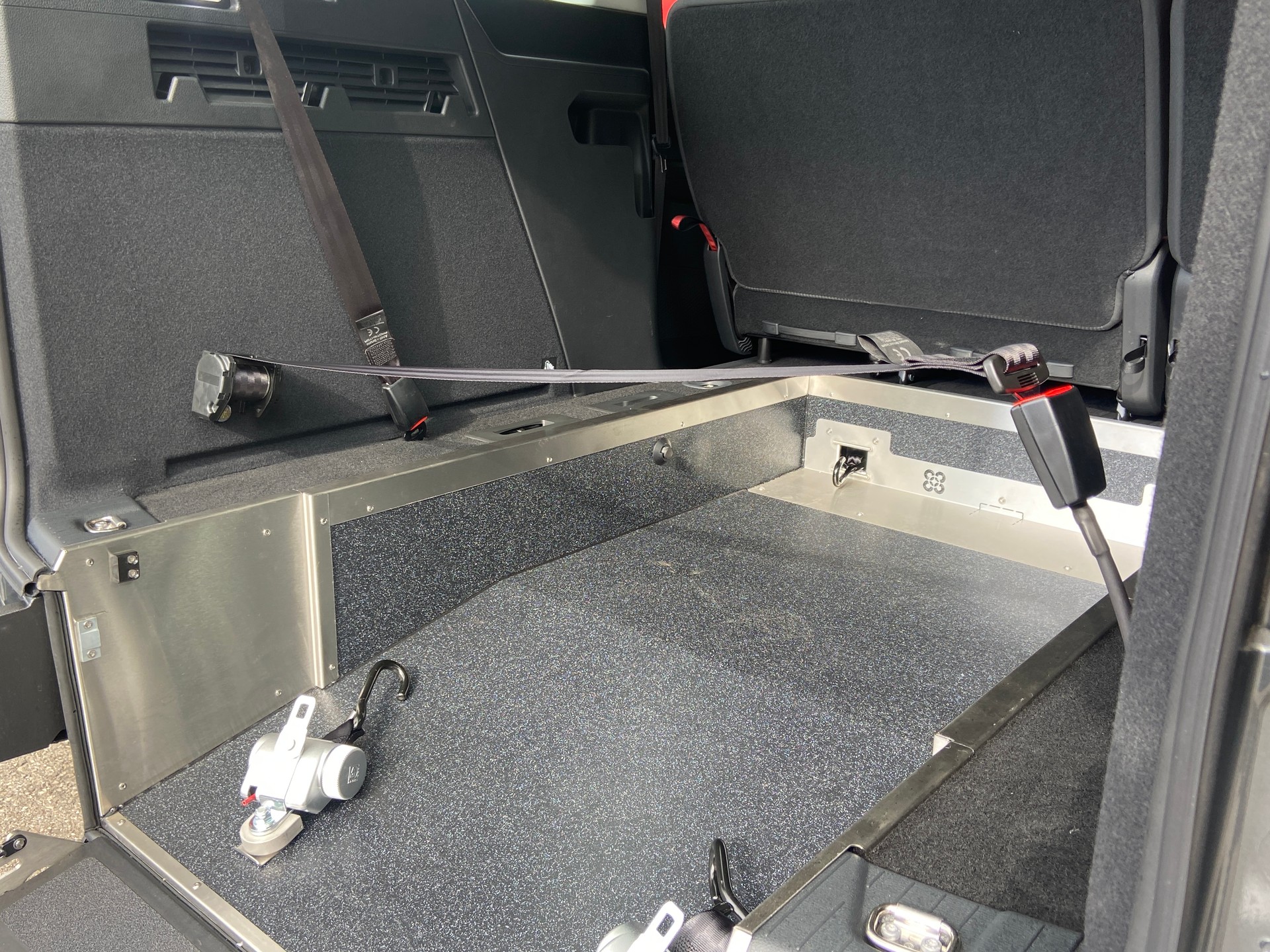 VW Caddy Maxi Kombi 2.0 TDi DSG Rollstuhltransport 5+1 Plätze-image-17