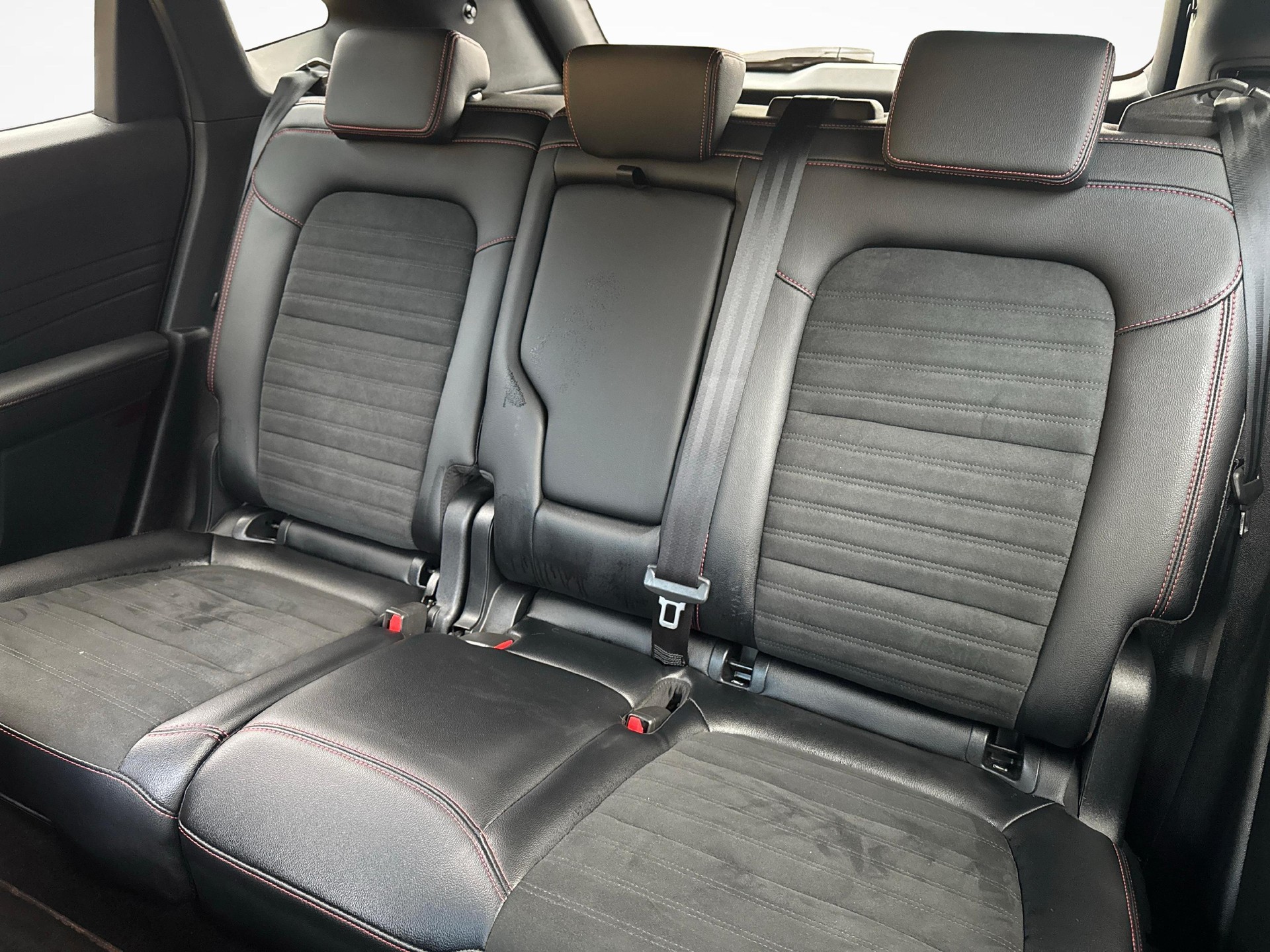 FORD Kuga 2.5 Plug-in Hybrid ST-Line X-image-10