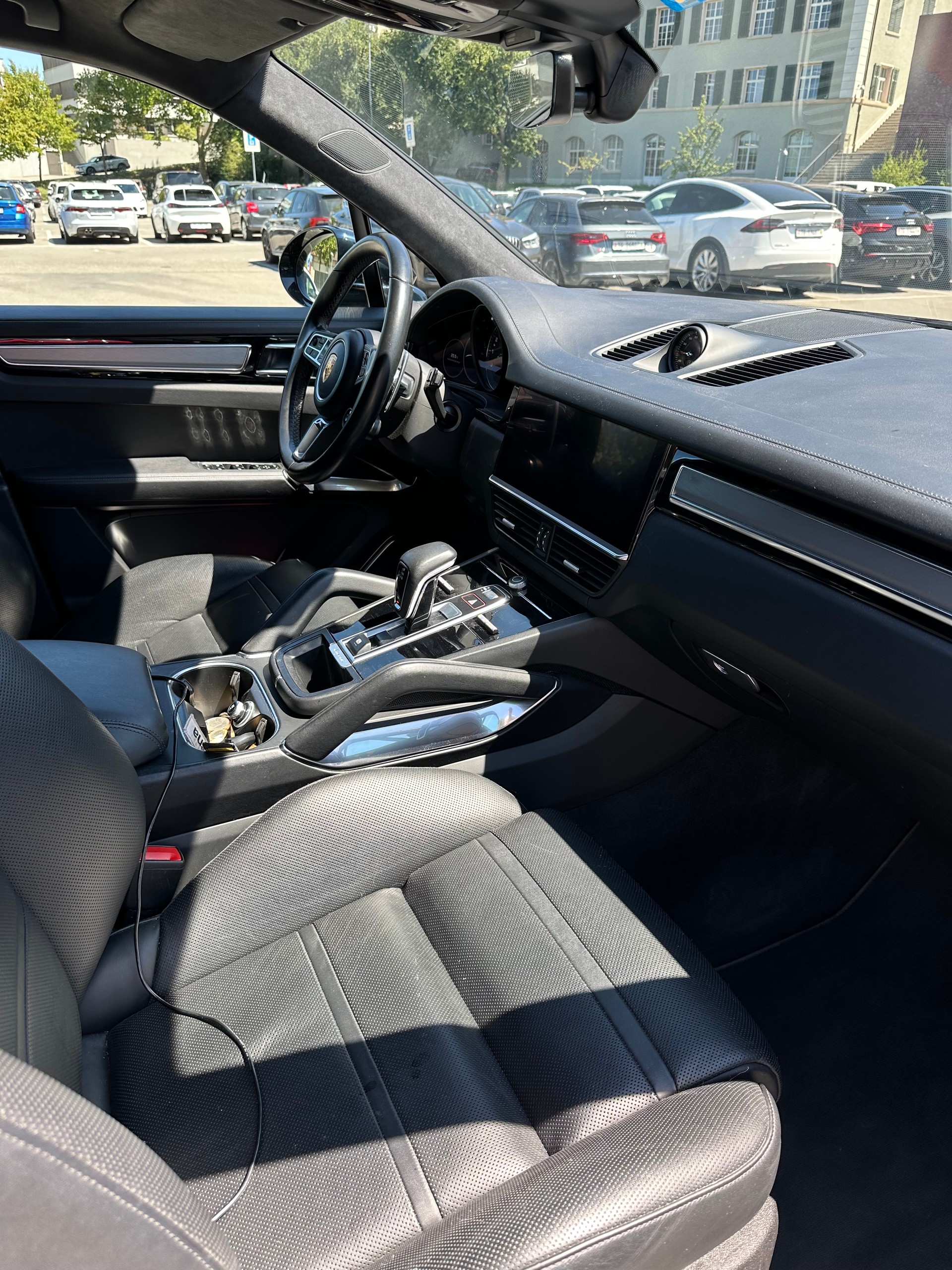 PORSCHE Cayenne Turbo-image-5