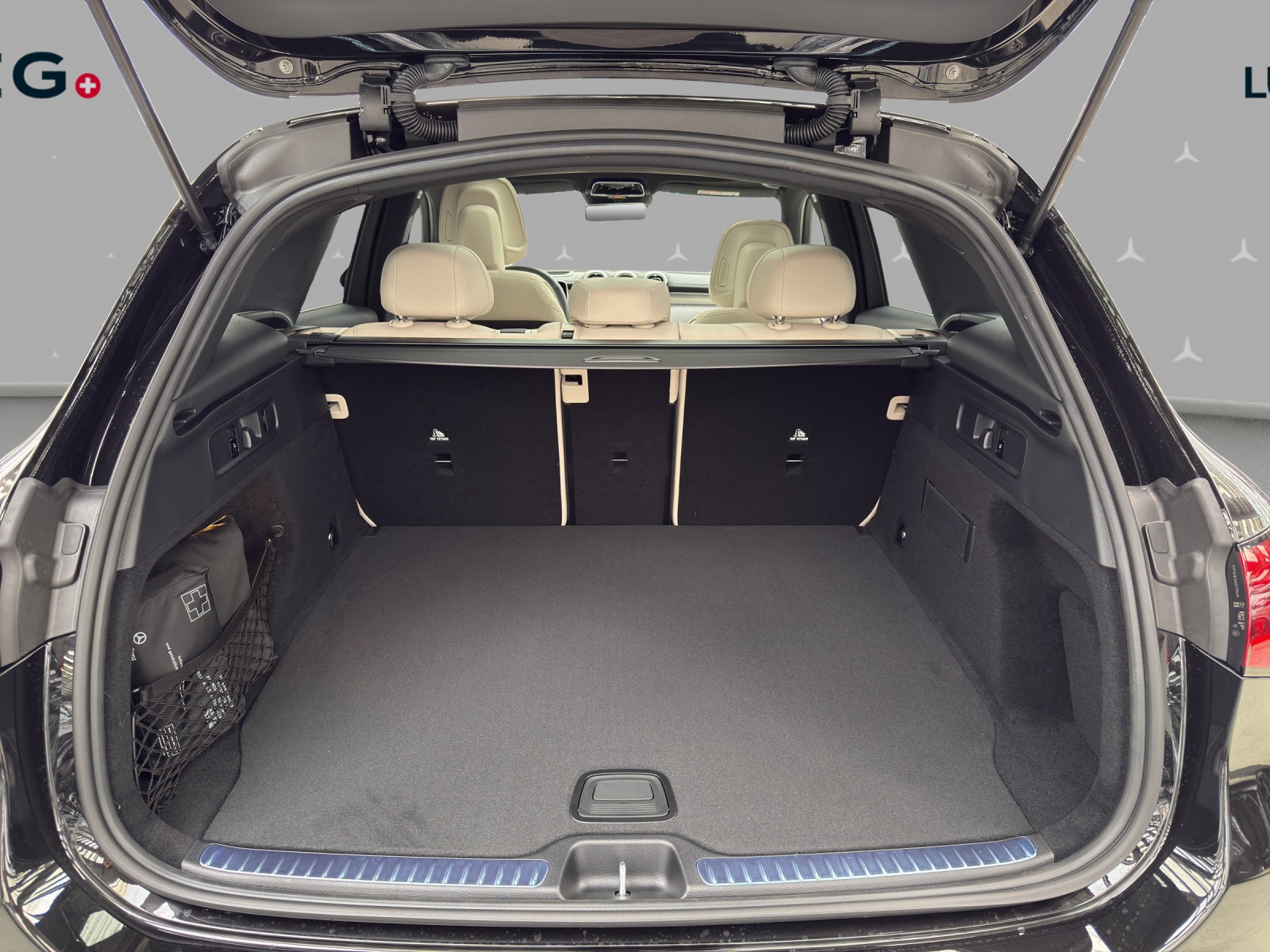 MERCEDES-BENZ GLC 200 4Matic 9G-Tronic-image-14