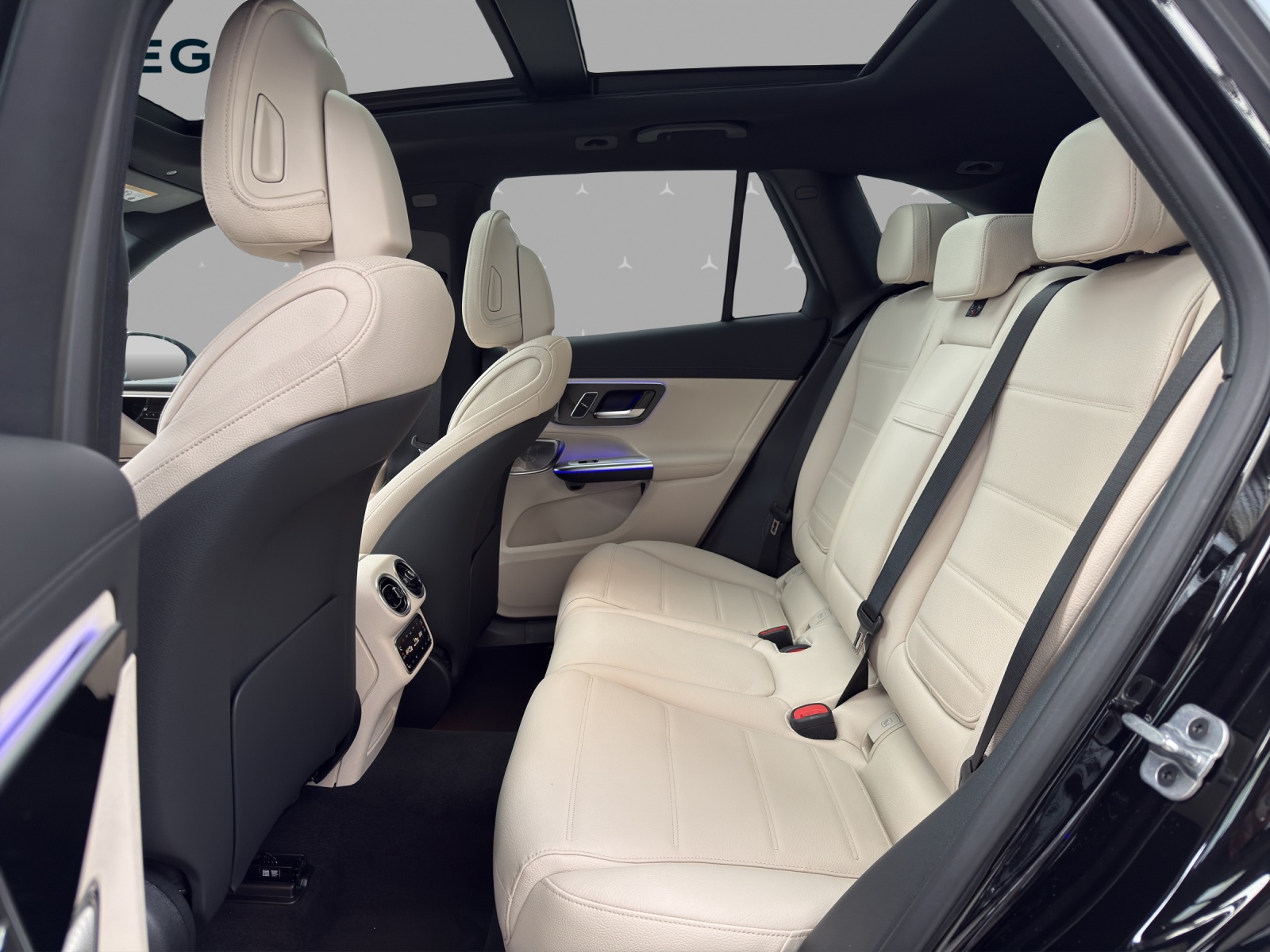 MERCEDES-BENZ GLC 200 4Matic 9G-Tronic-image-13