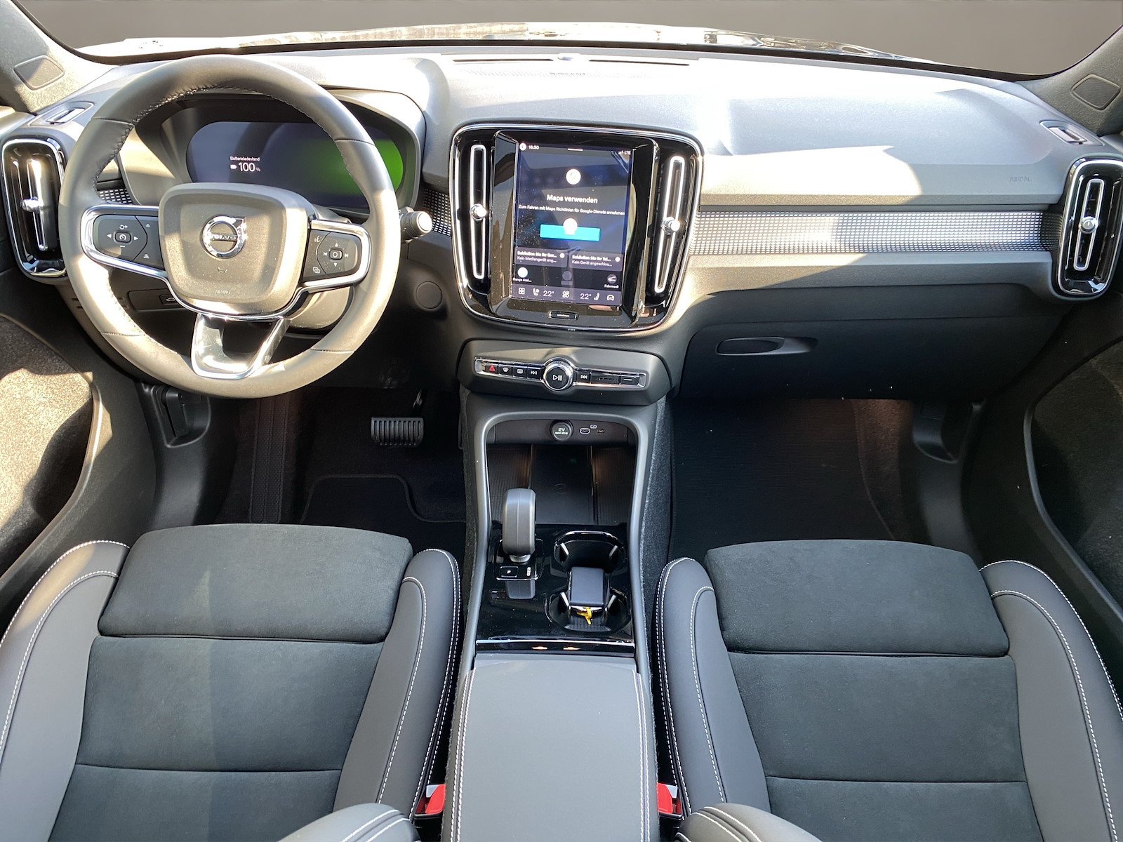 VOLVO EX40 Twin XCENTRIC Edition AWD-image-12