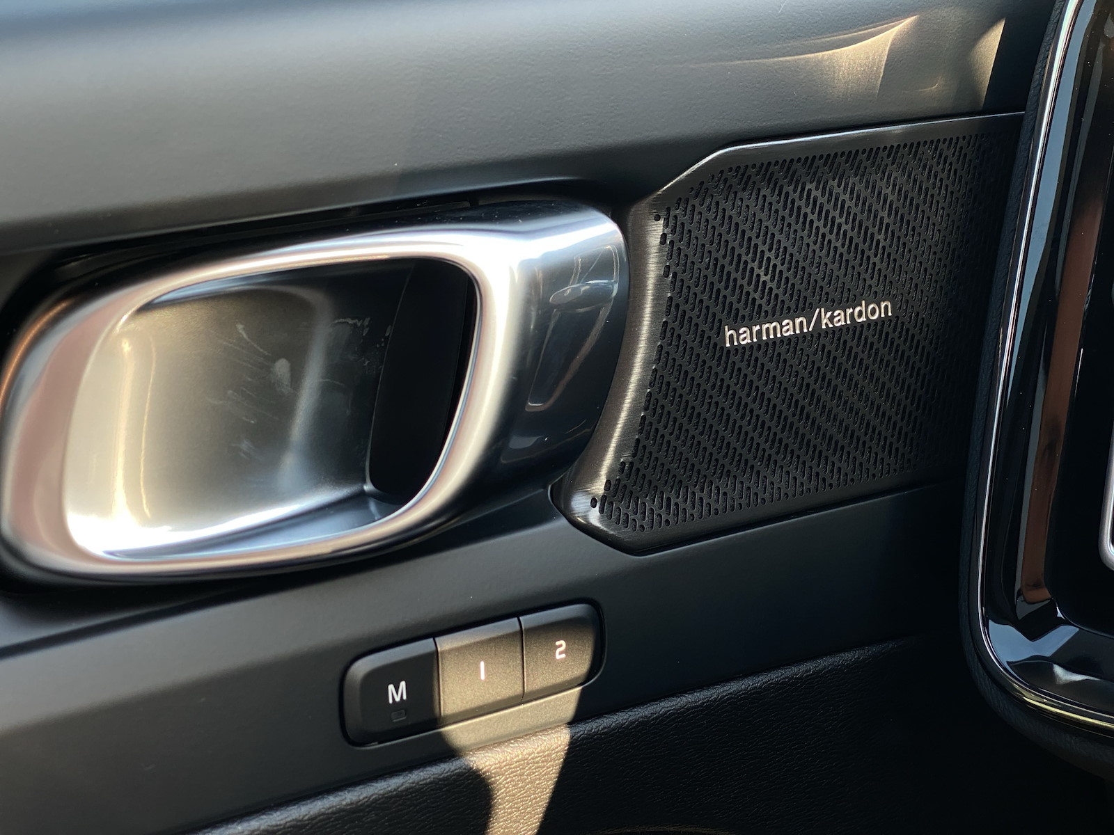 VOLVO EX40 Twin XCENTRIC Edition AWD-image-15
