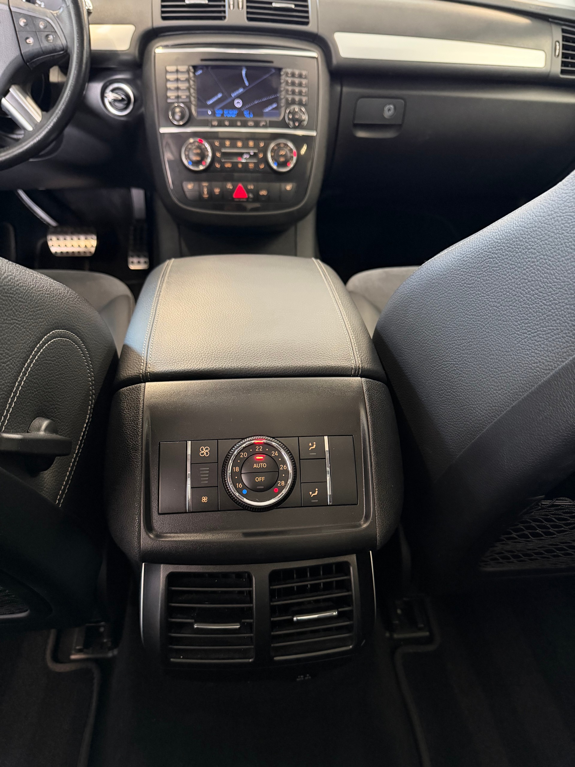 MERCEDES-BENZ R 500 4Matic 7G-Tronic-image-14