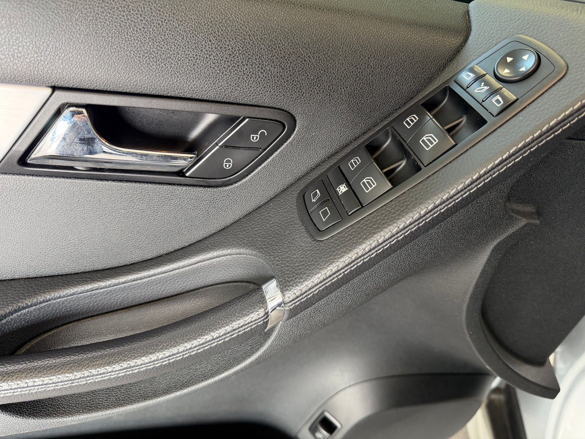 MERCEDES-BENZ R 500 4Matic 7G-Tronic-image-15