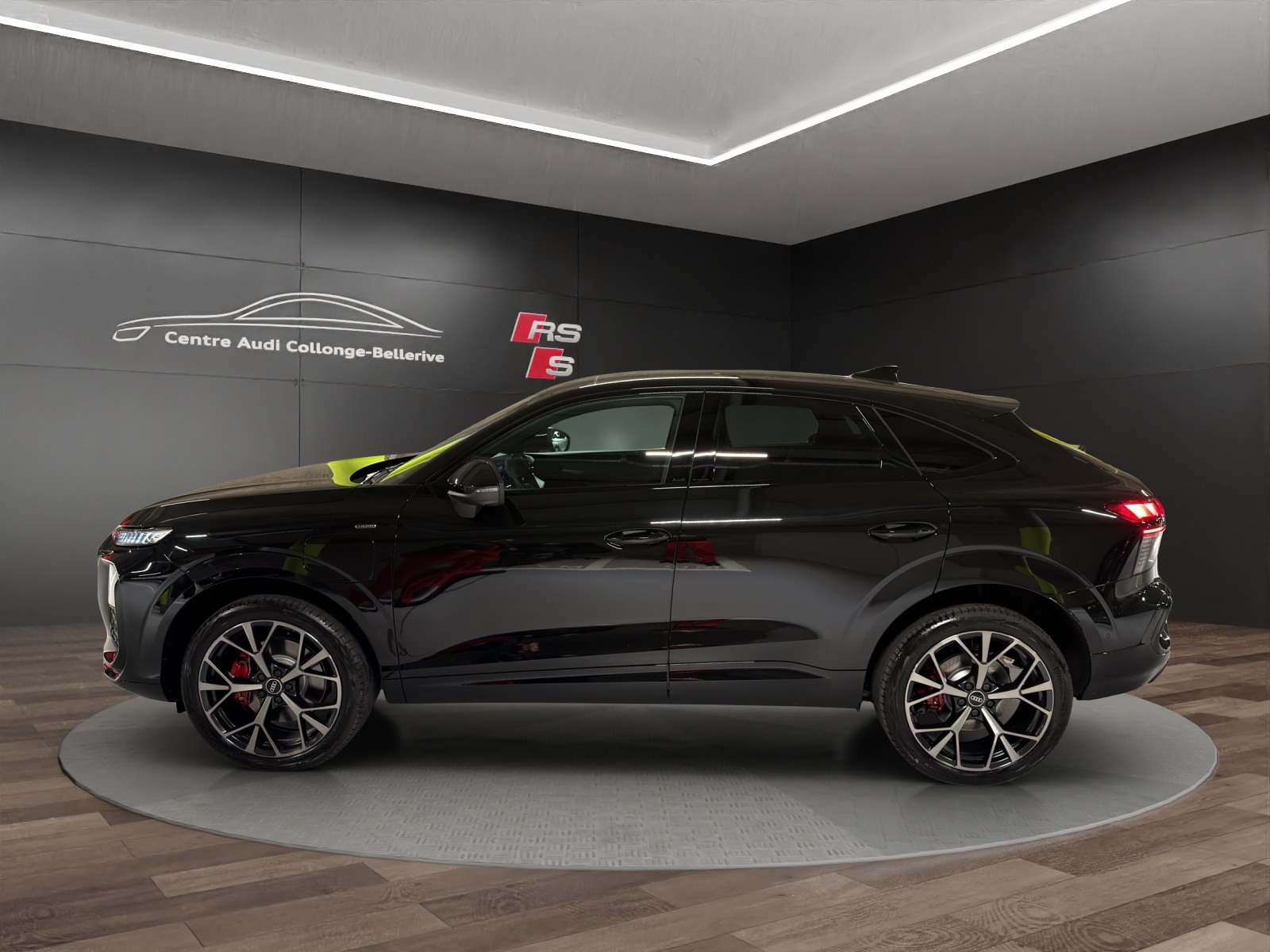 AUDI Q3 Sportback e-hybrid 200 kW S tronig-showroom-element-2