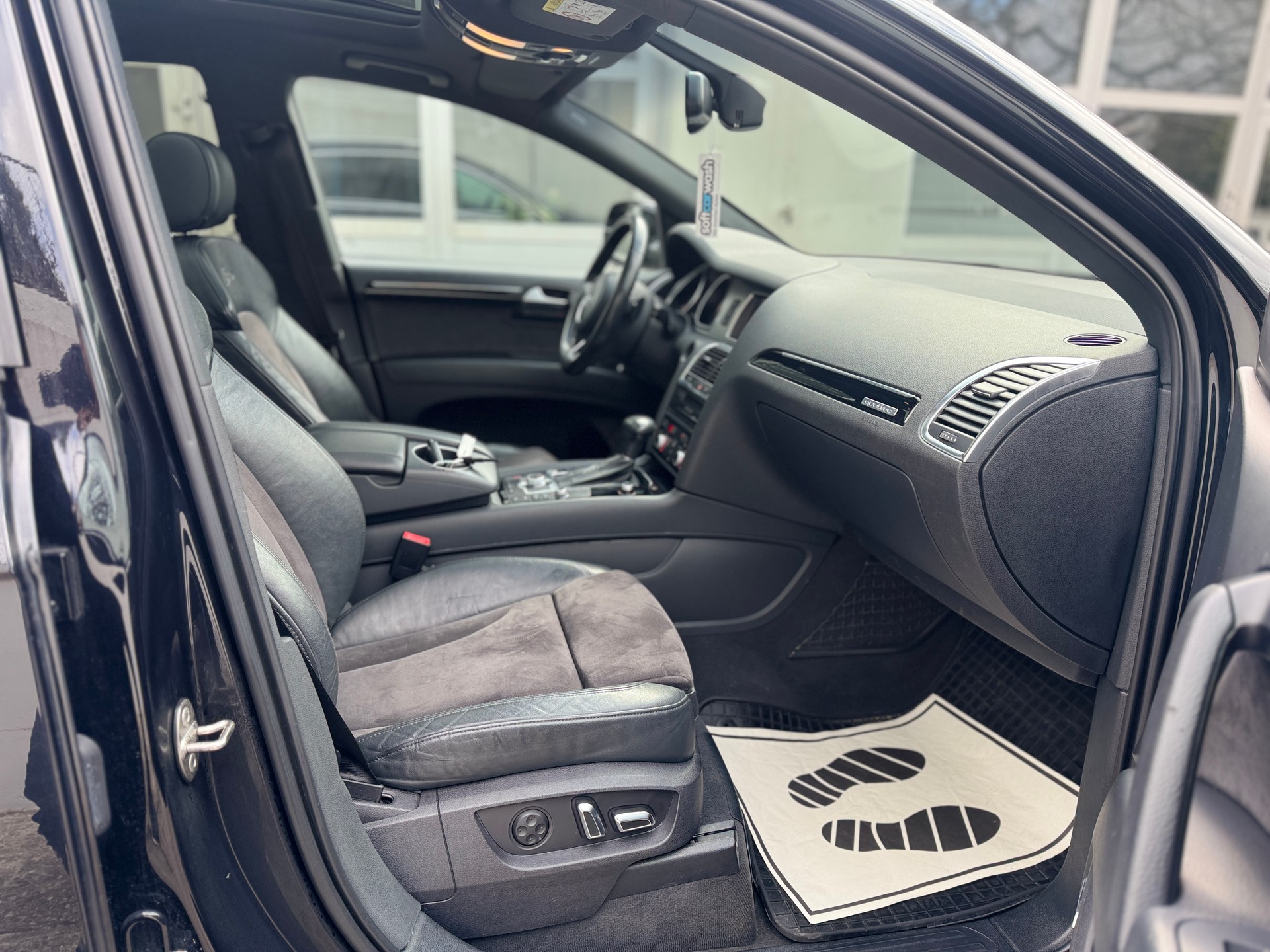 AUDI Q7 3.0 TDI addBlue quattro tiptronic-image-9