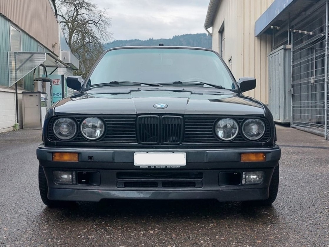 BMW 325iX Touring-image-0