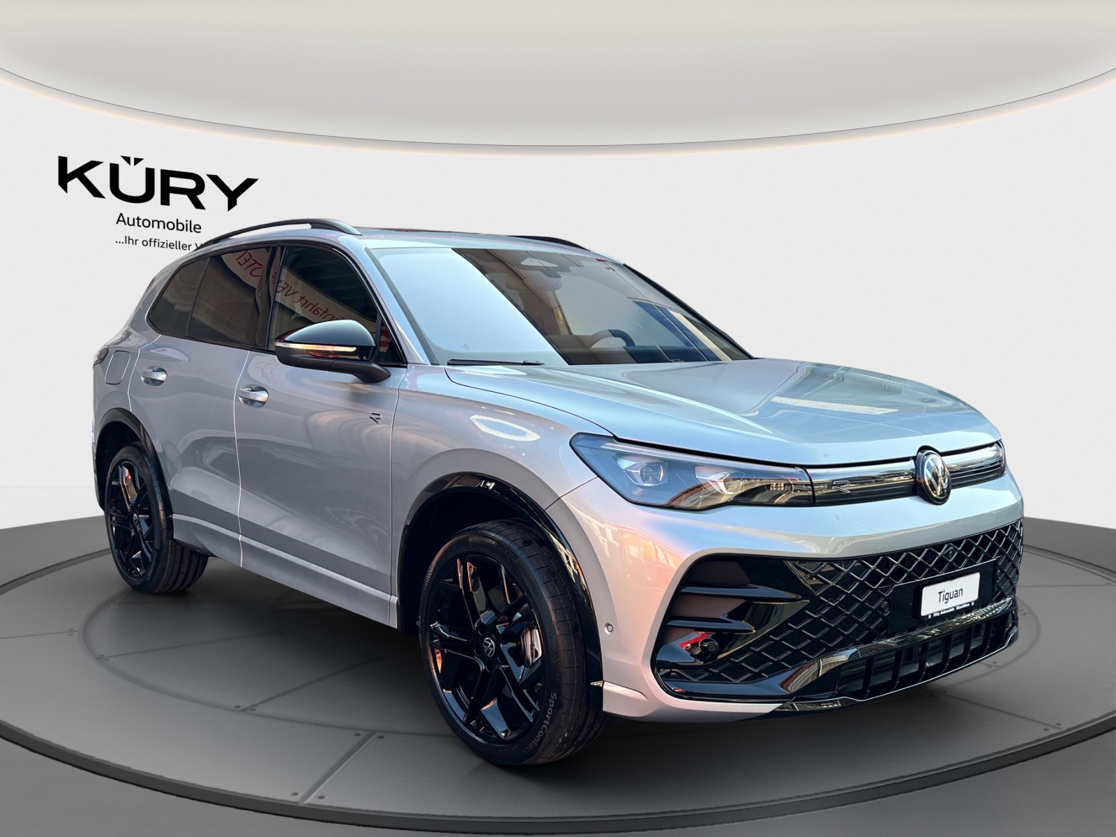 VW Tiguan 2.0 TSI DSG R-Line 4Motion-image-2