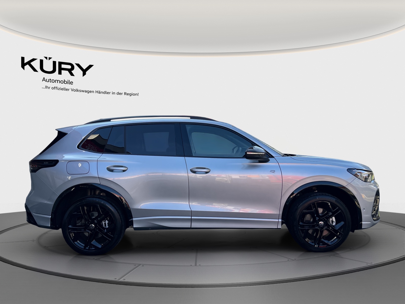 VW Tiguan 2.0 TSI DSG R-Line 4Motion-image-3