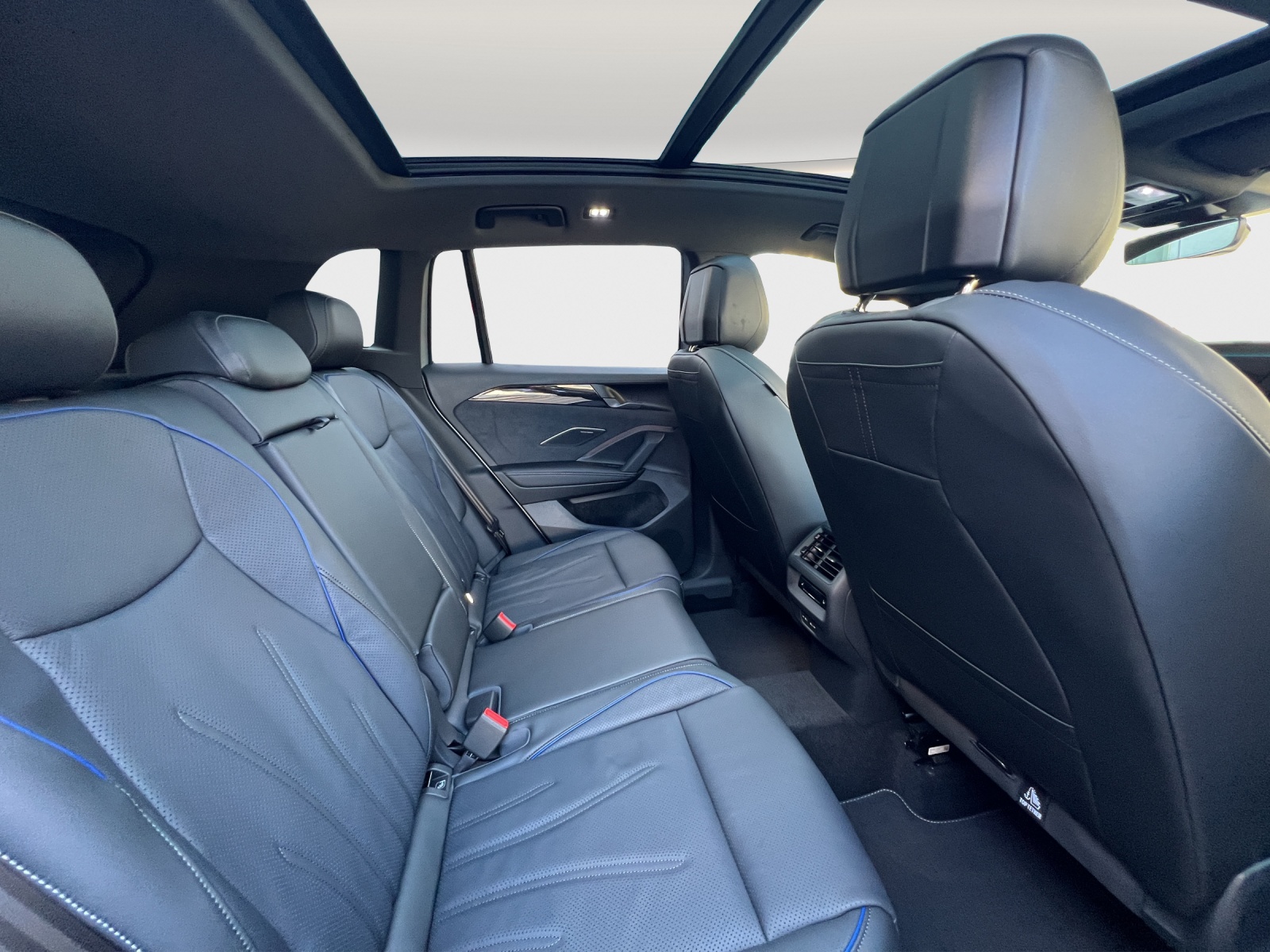 VW Tiguan 2.0 TSI DSG R-Line 4Motion-image-11