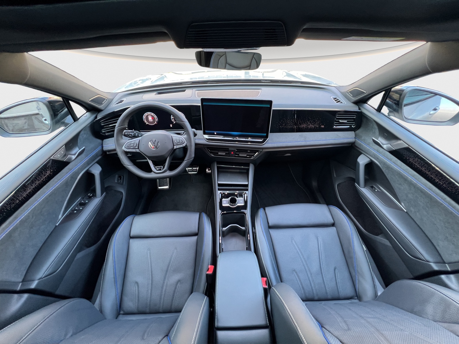 VW Tiguan 2.0 TSI DSG R-Line 4Motion-image-10