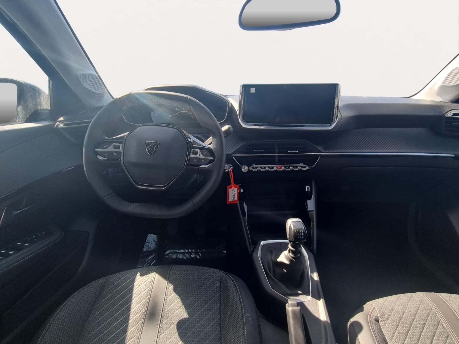 PEUGEOT 208 1.2 PureTech Allure-image-11