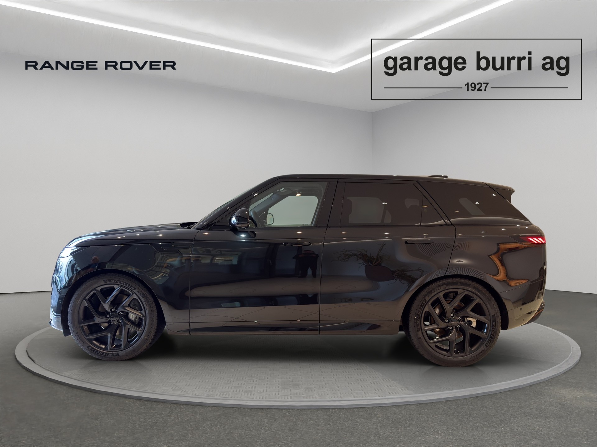 LAND ROVER Range Rover Sport 3.0 I6 300 SE Dynamic-image-2