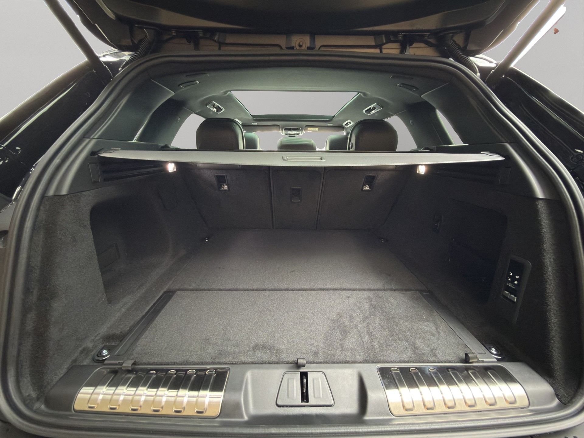 LAND ROVER Range Rover Sport 3.0 I6 300 SE Dynamic-image-11