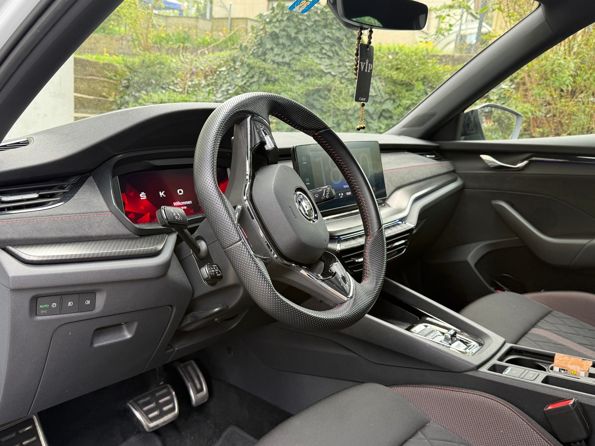 SKODA Octavia Combi 2.0 TDI DSG RS 4x4-image-5