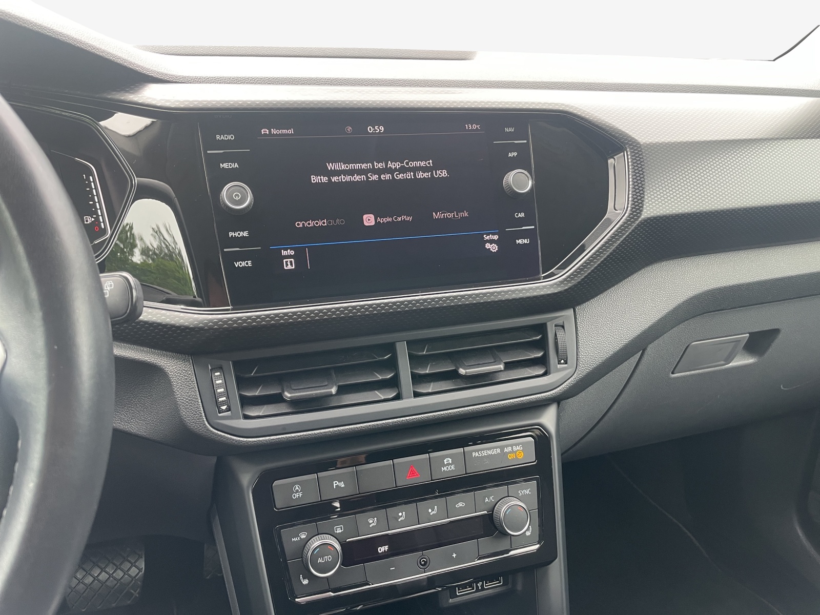 VW T-Cross 1.0 TSI Life DSG-image-13