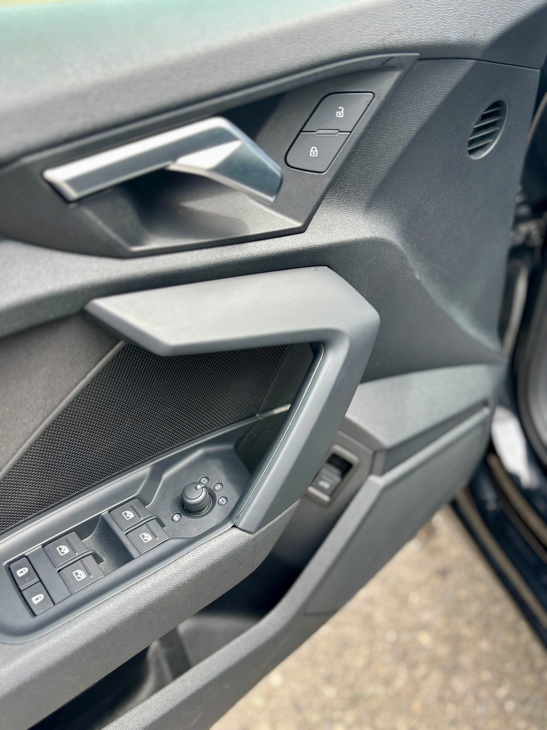AUDI A3 Sportback 35 TFSI S-tronic-image-10