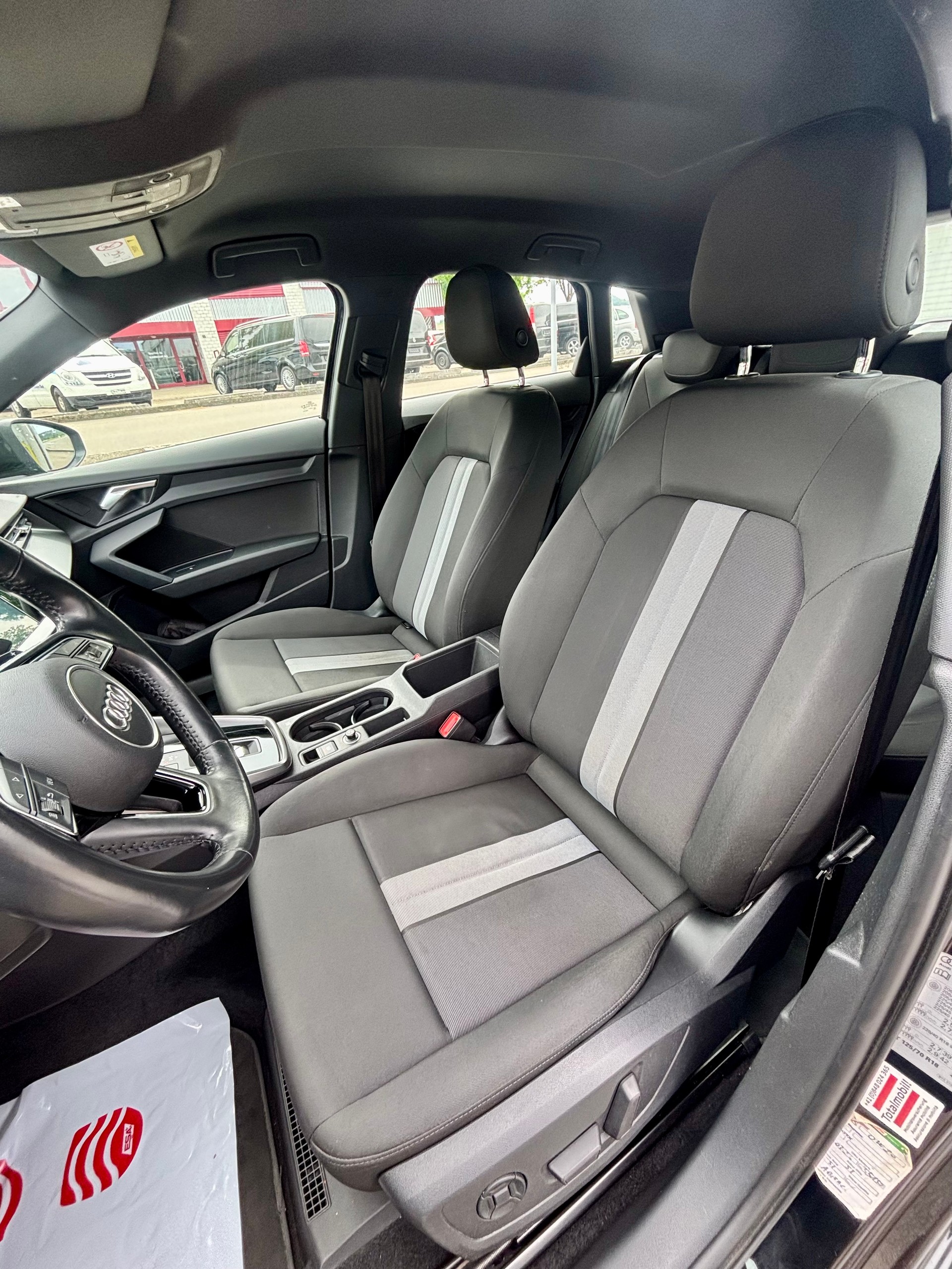 AUDI A3 Sportback 35 TFSI S-tronic-image-11